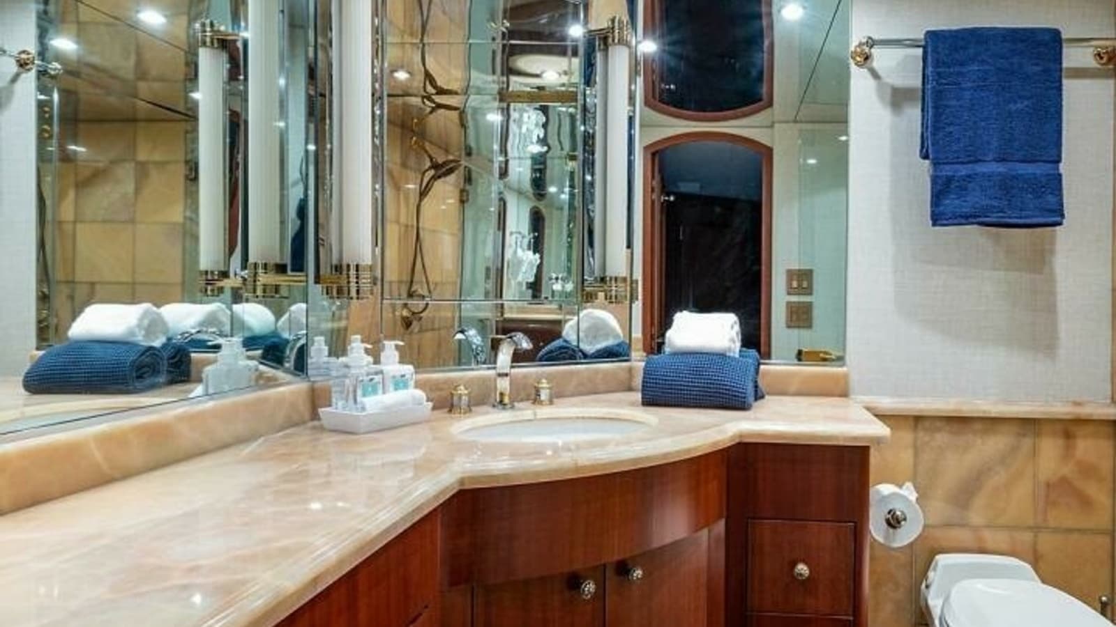 2003 Hatteras Raised Pilothouse - Photo 23