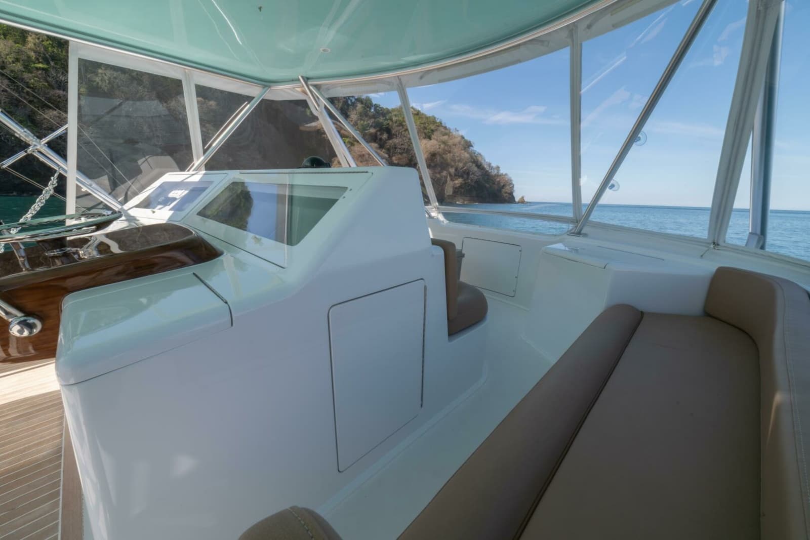 2006 Viking 56 Convertible - Photo 14