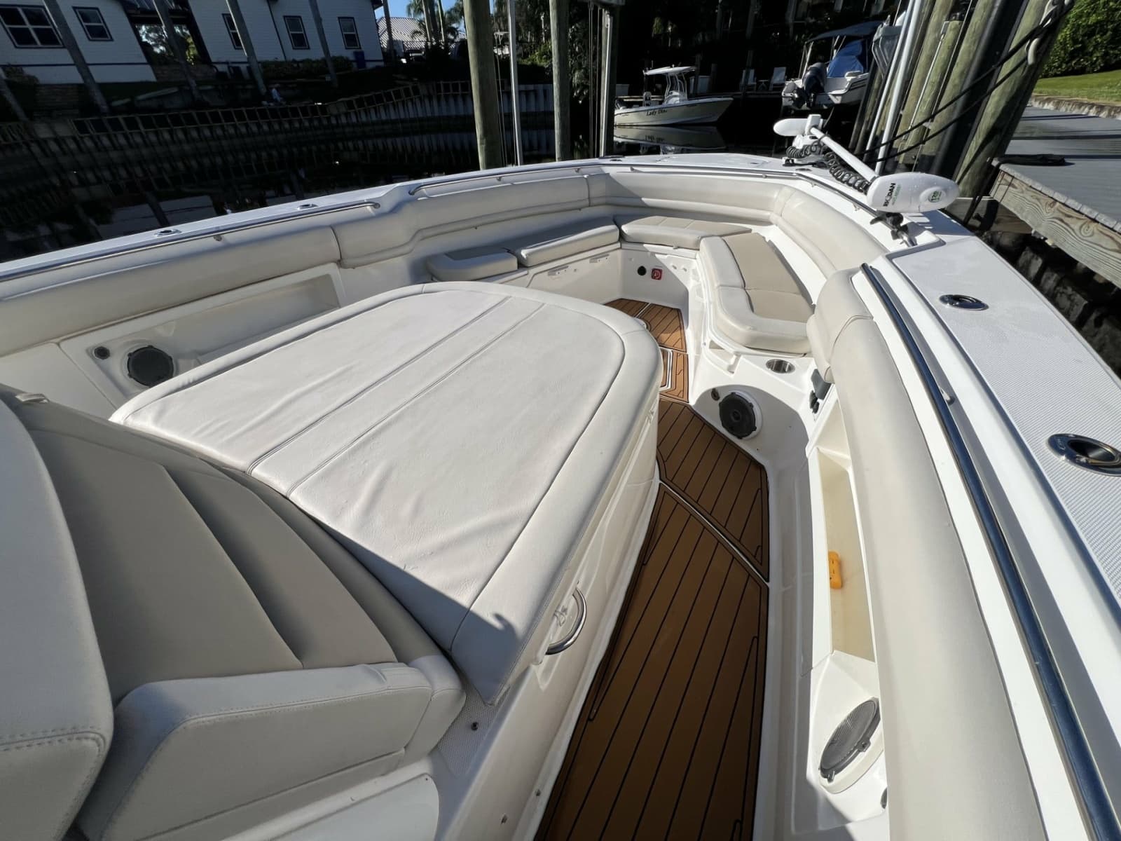 2017 Boston Whaler 380 Outrage - Photo 10