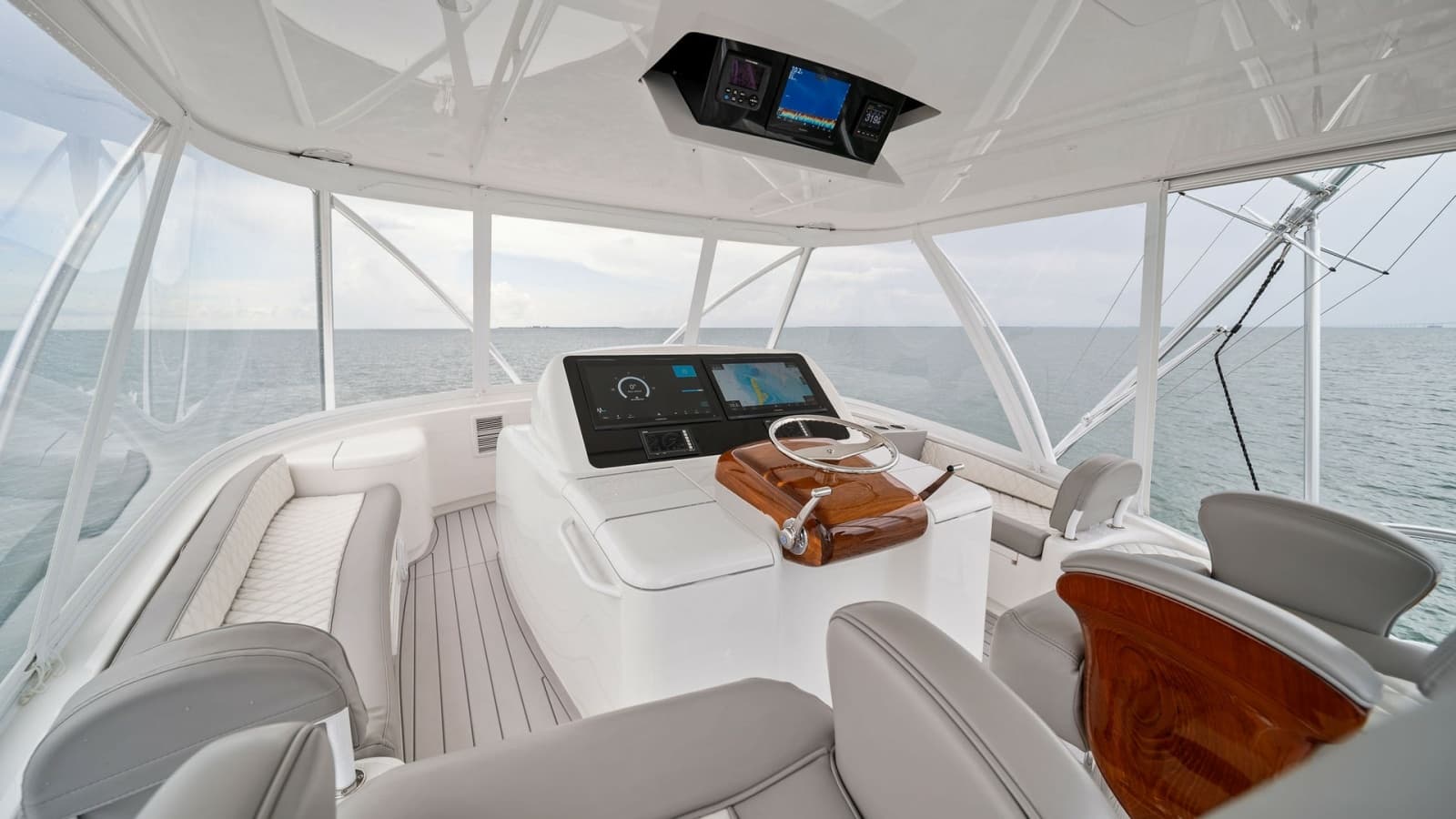 2015 Viking 55 Convertible - Photo 53