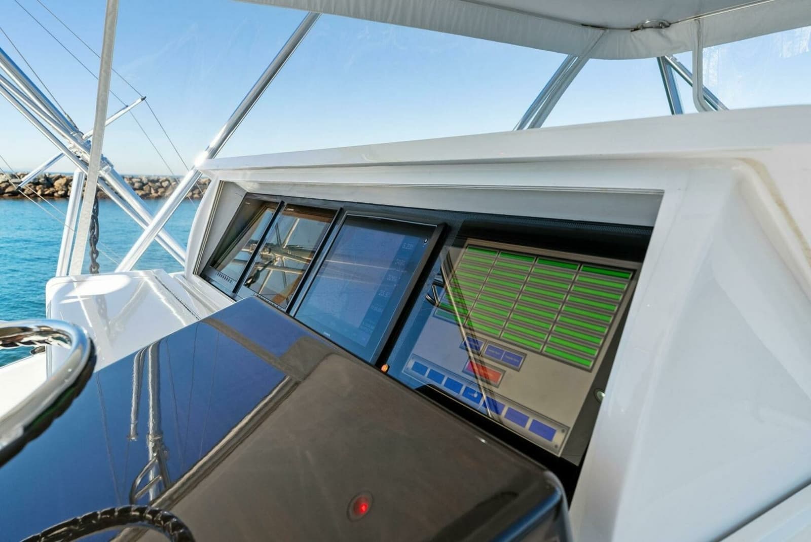 2007 Hatteras 64 Convertible - Photo 41