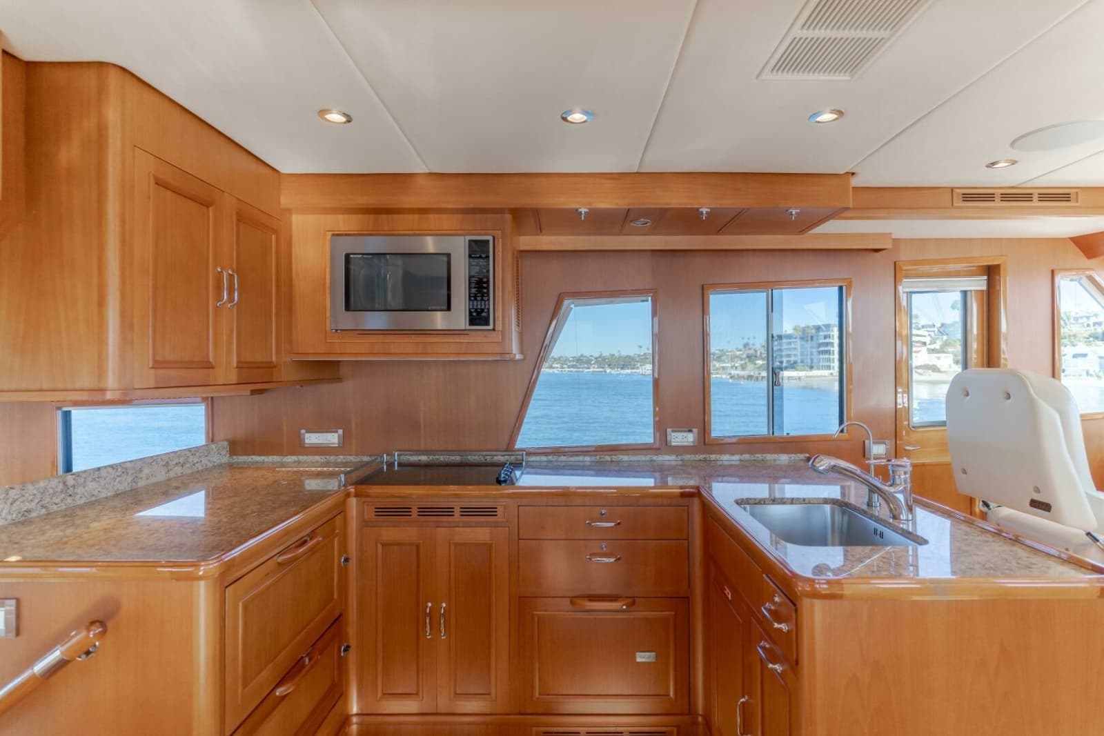 2008 Grand Banks 59 Aleutian RP - Photo 12