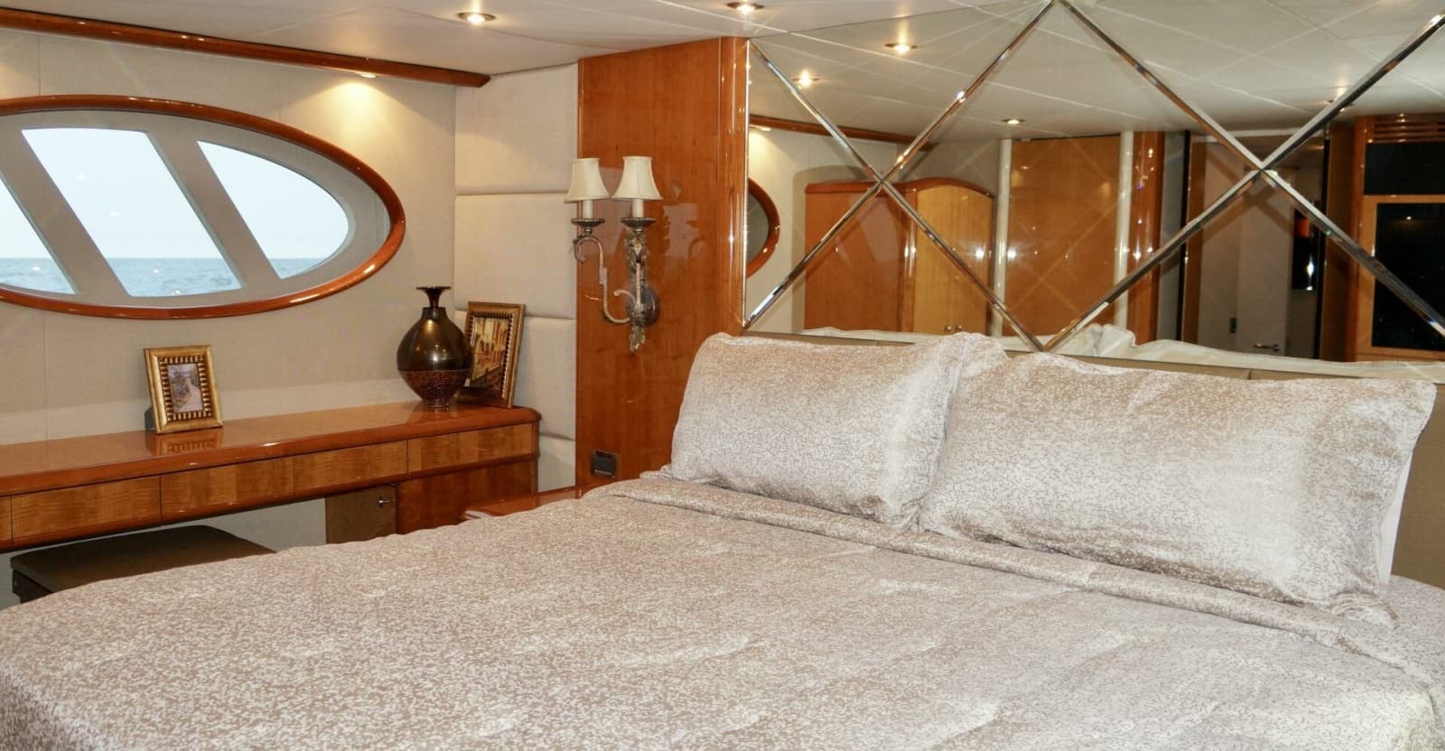 2007 Lazzara Yachts 74 Motor Yacht - Photo 77