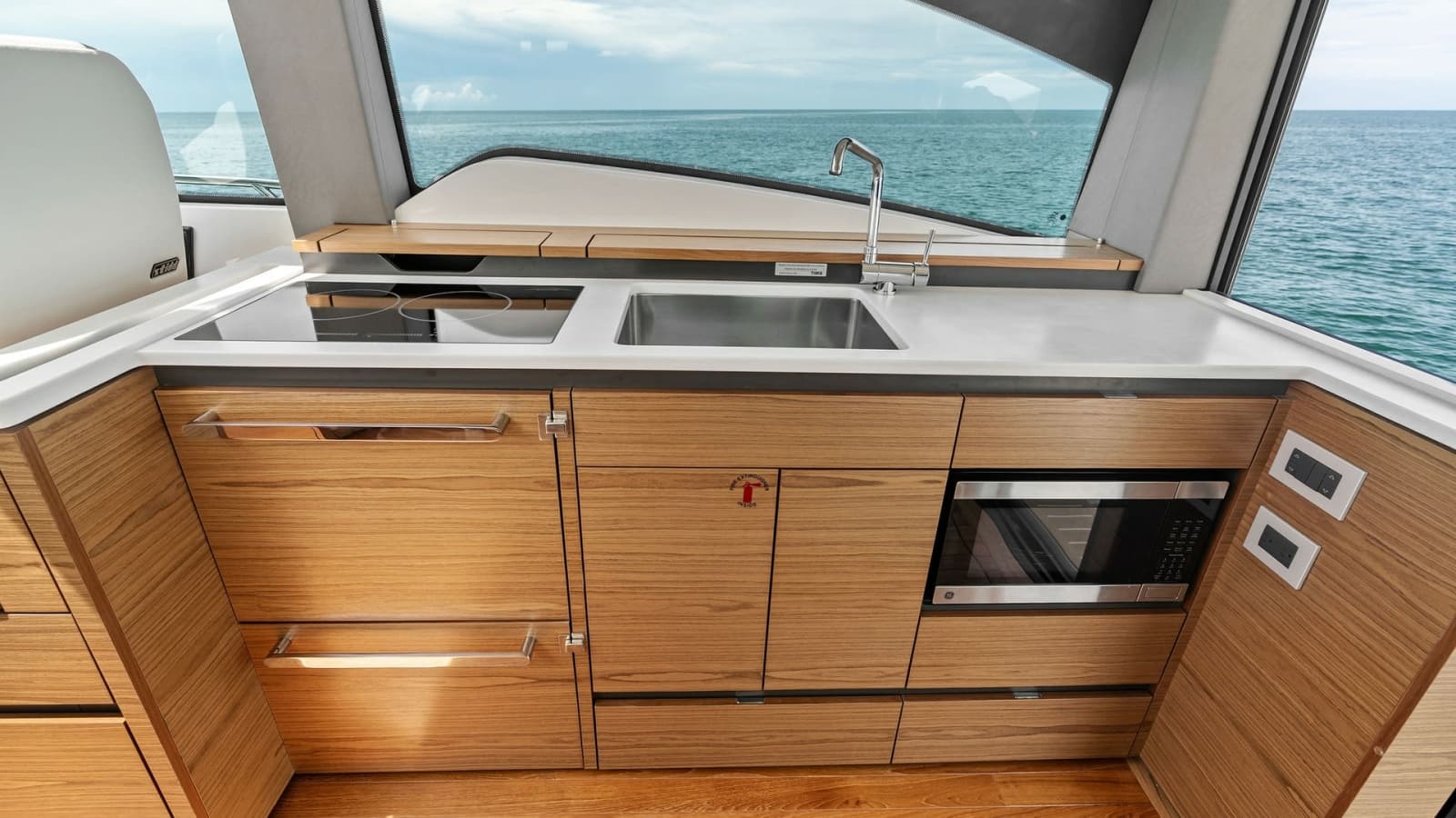 2025 Tiara Yachts 48LE - Photo 41