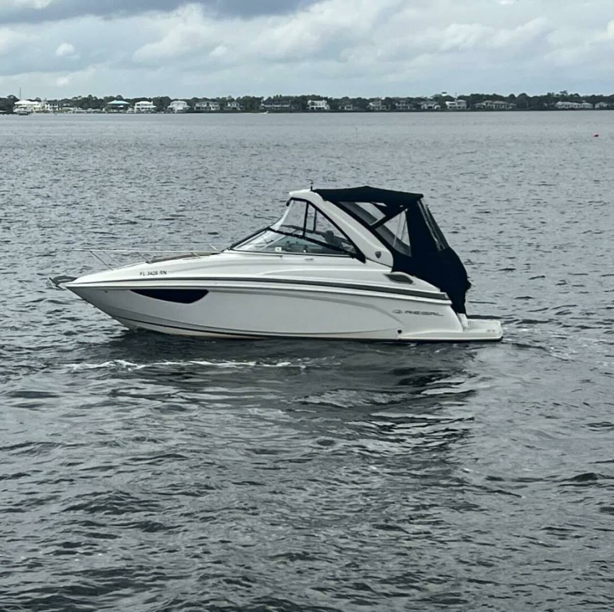 2018 Regal 28 Express - Photo 4