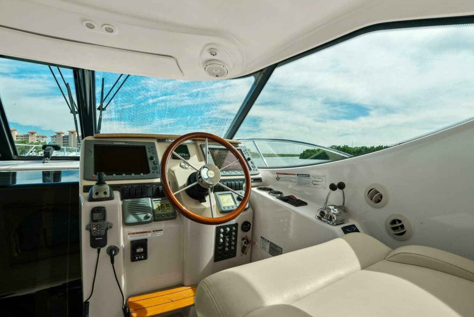 2008 Tiara Yachts 3500 Sovran - Photo 17