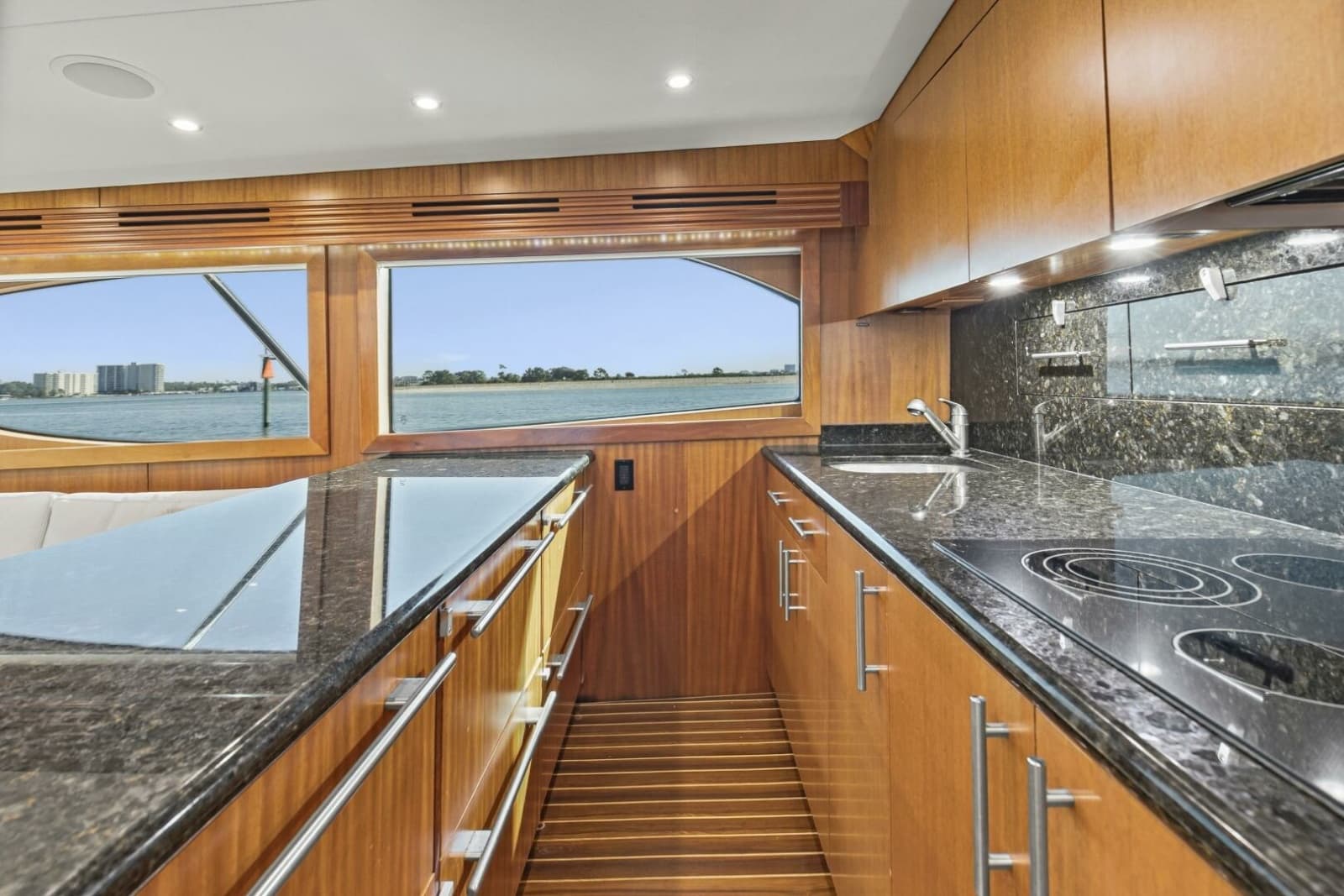 2008 Hatteras 60 Convertible - Photo 12