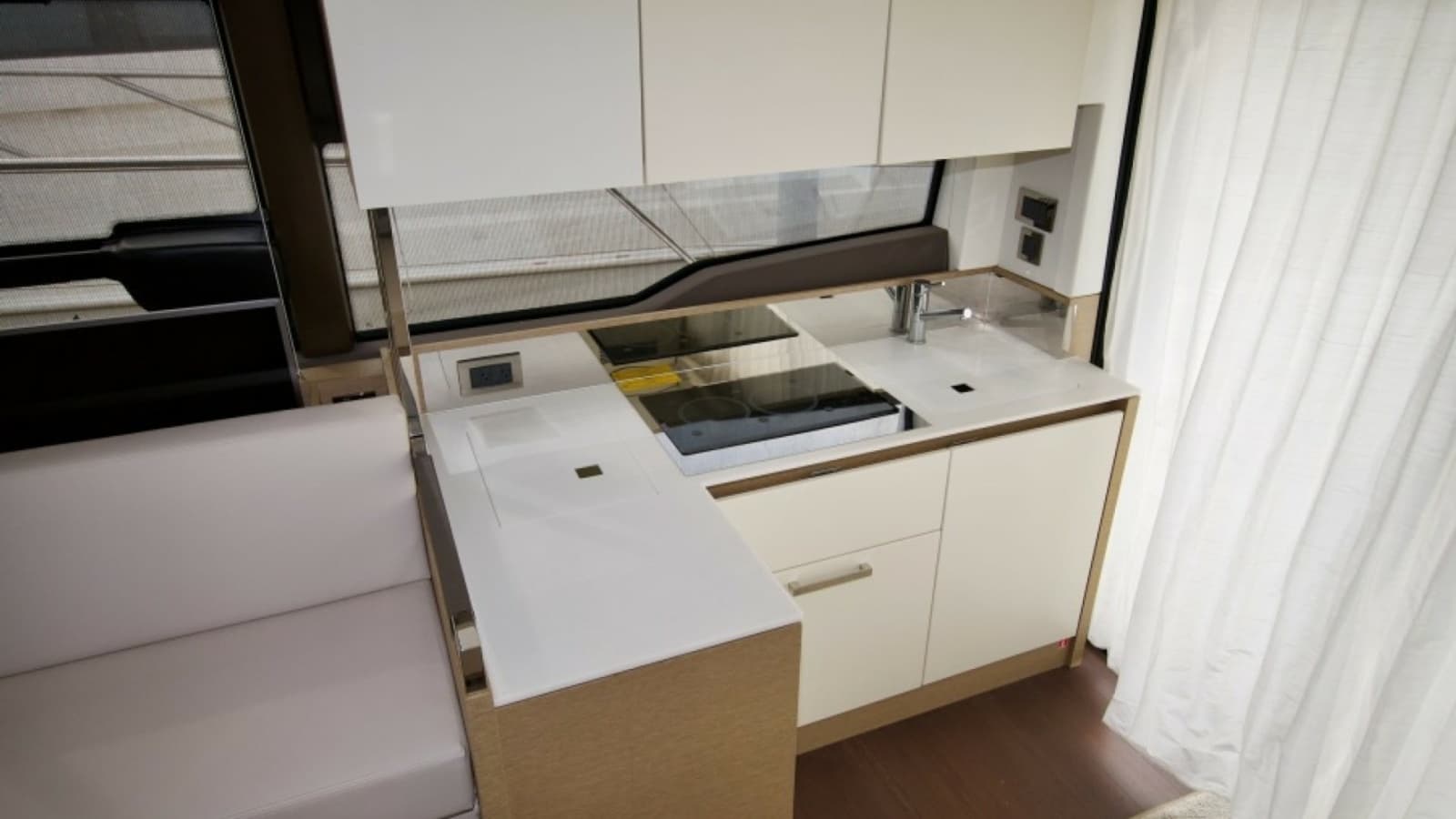 2018 Prestige 460 - Photo 14