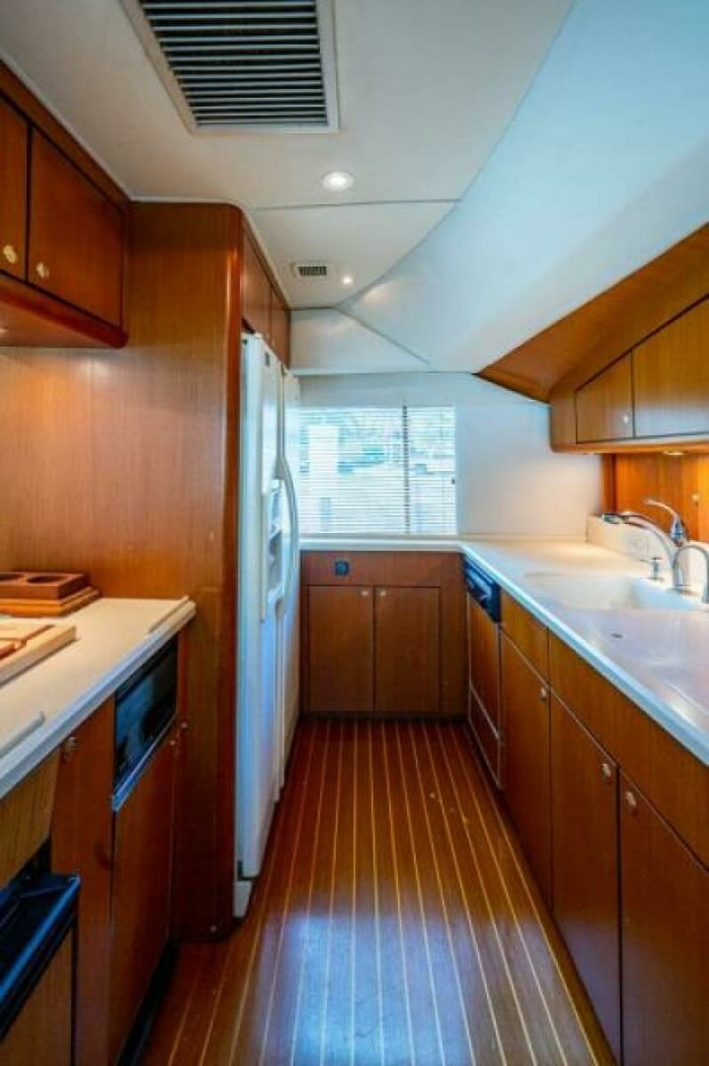 1999 Ocean Yachts 60 Convertible - Photo 37