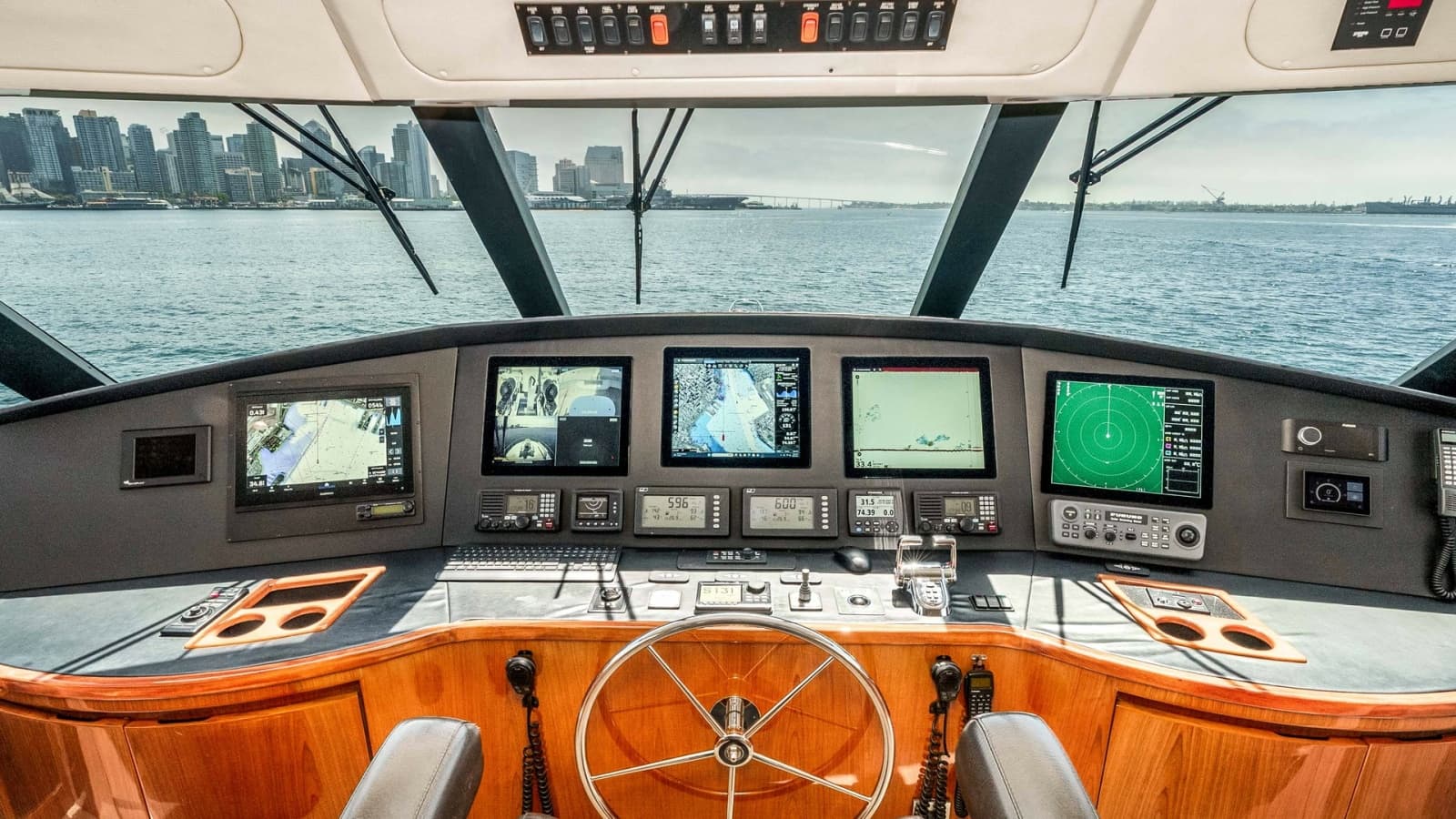2014 Viking 76 Enclosed Bridge Sportfisher - Photo 2