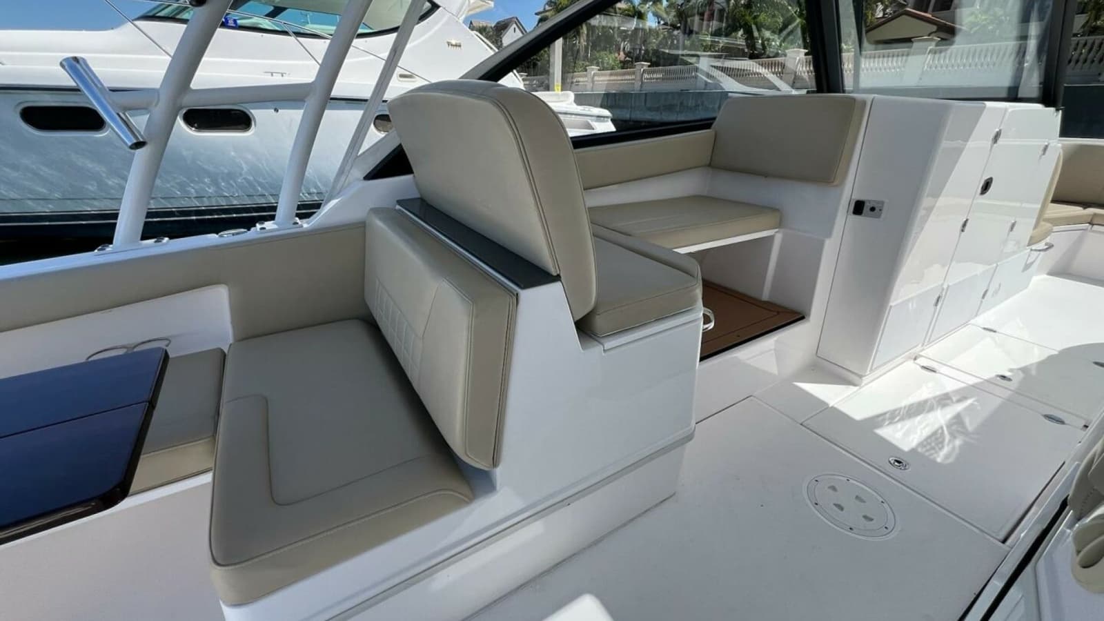 2019 Everglades 340 Dual Console - Photo 13