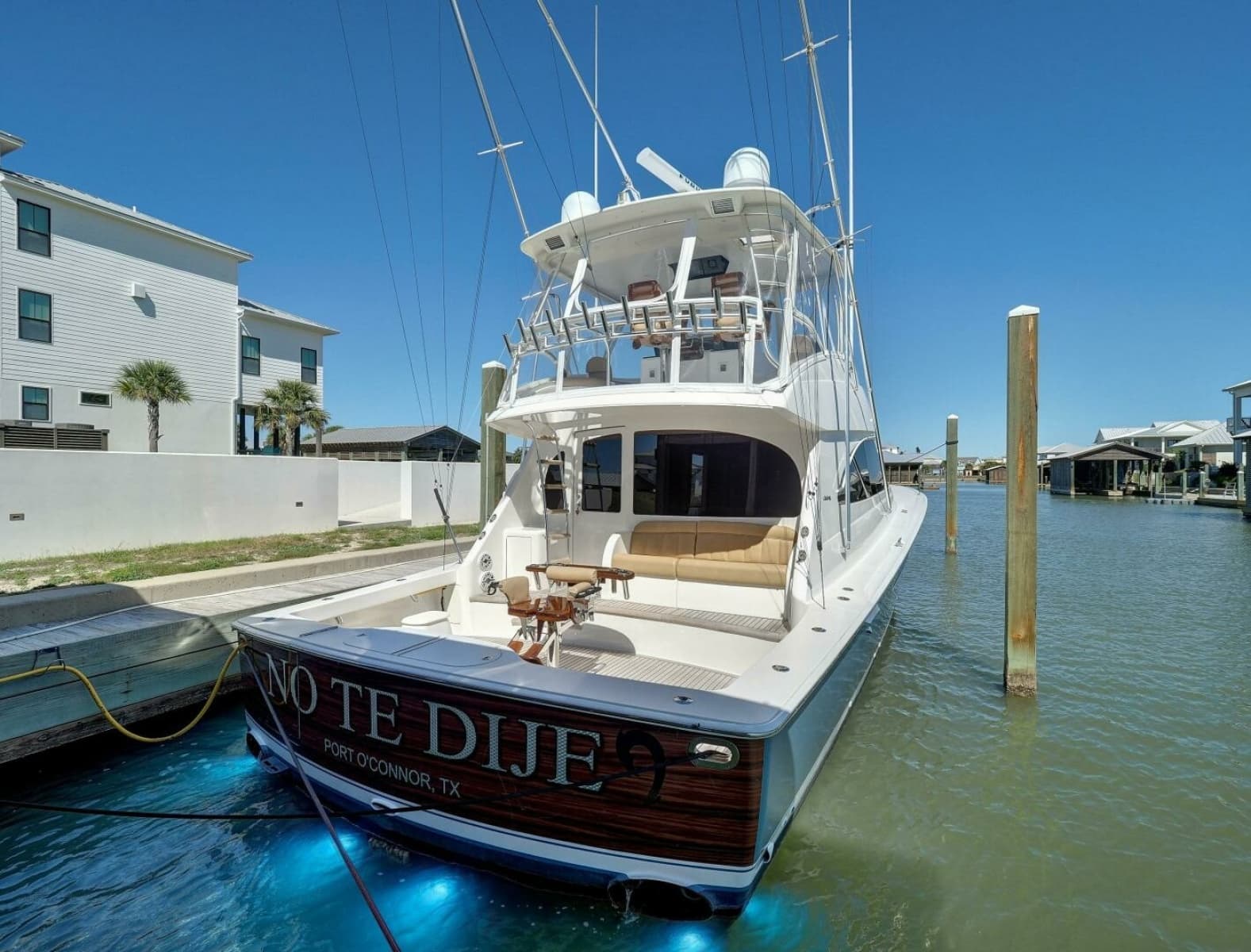 2017 Viking 52 Convertible - Photo 50