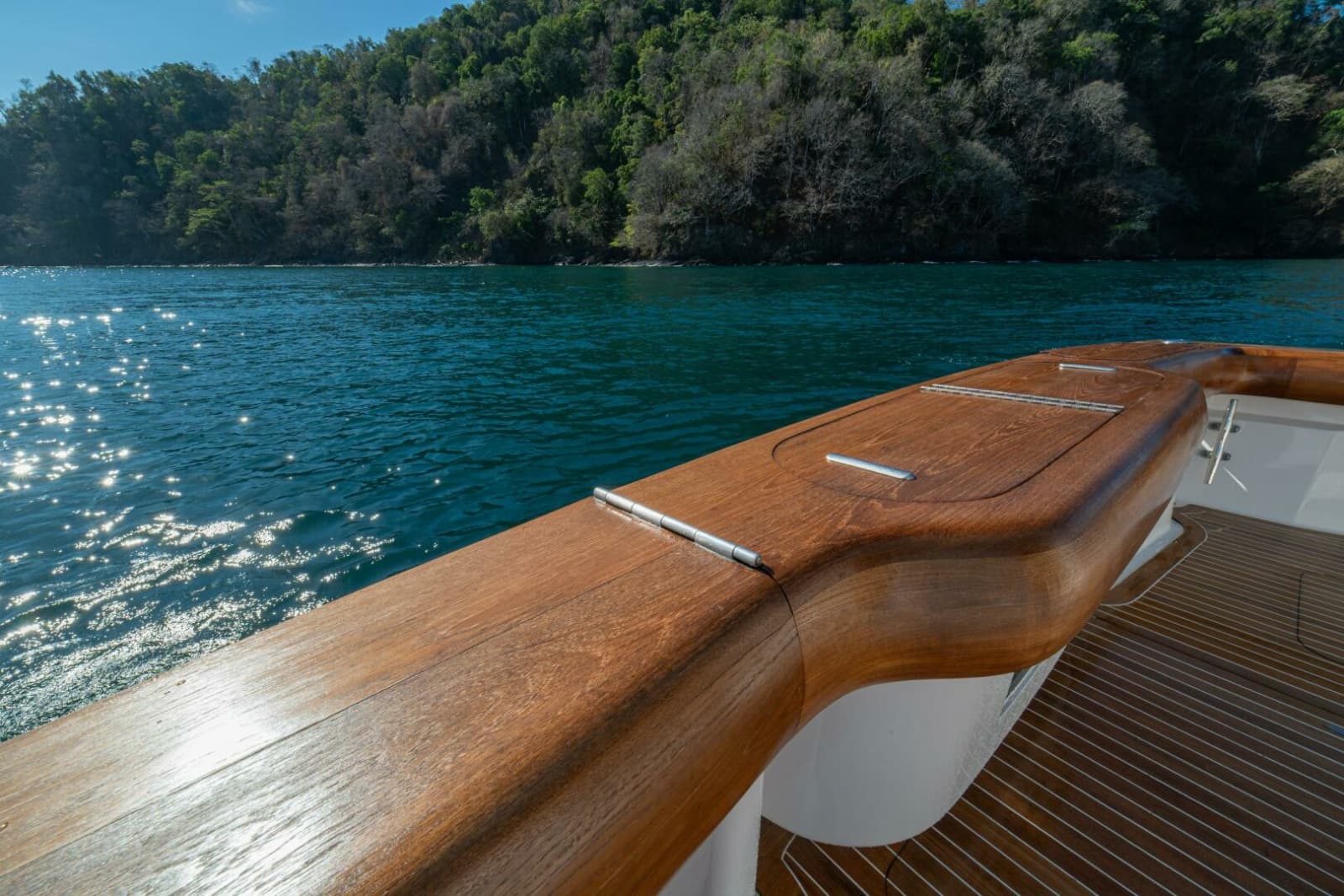 2006 Viking 56 Convertible - Photo 26