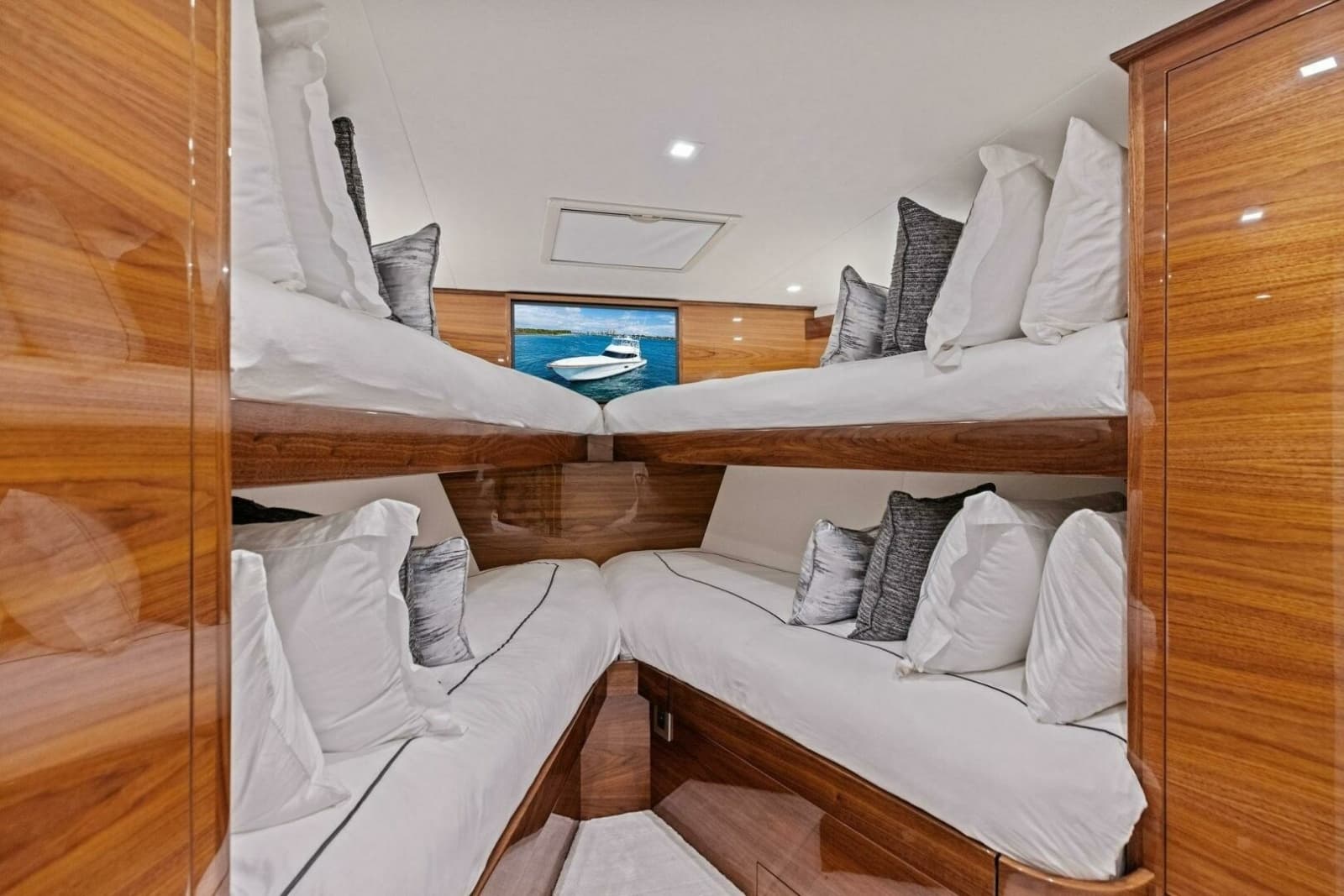 2026 Viking 82 Convertible - Photo 151