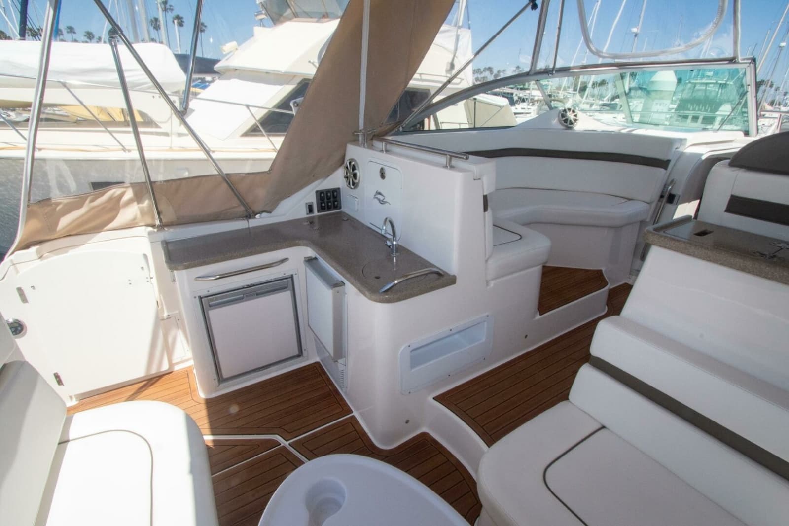 2008 Rinker 40 Express Cruiser - Photo 17