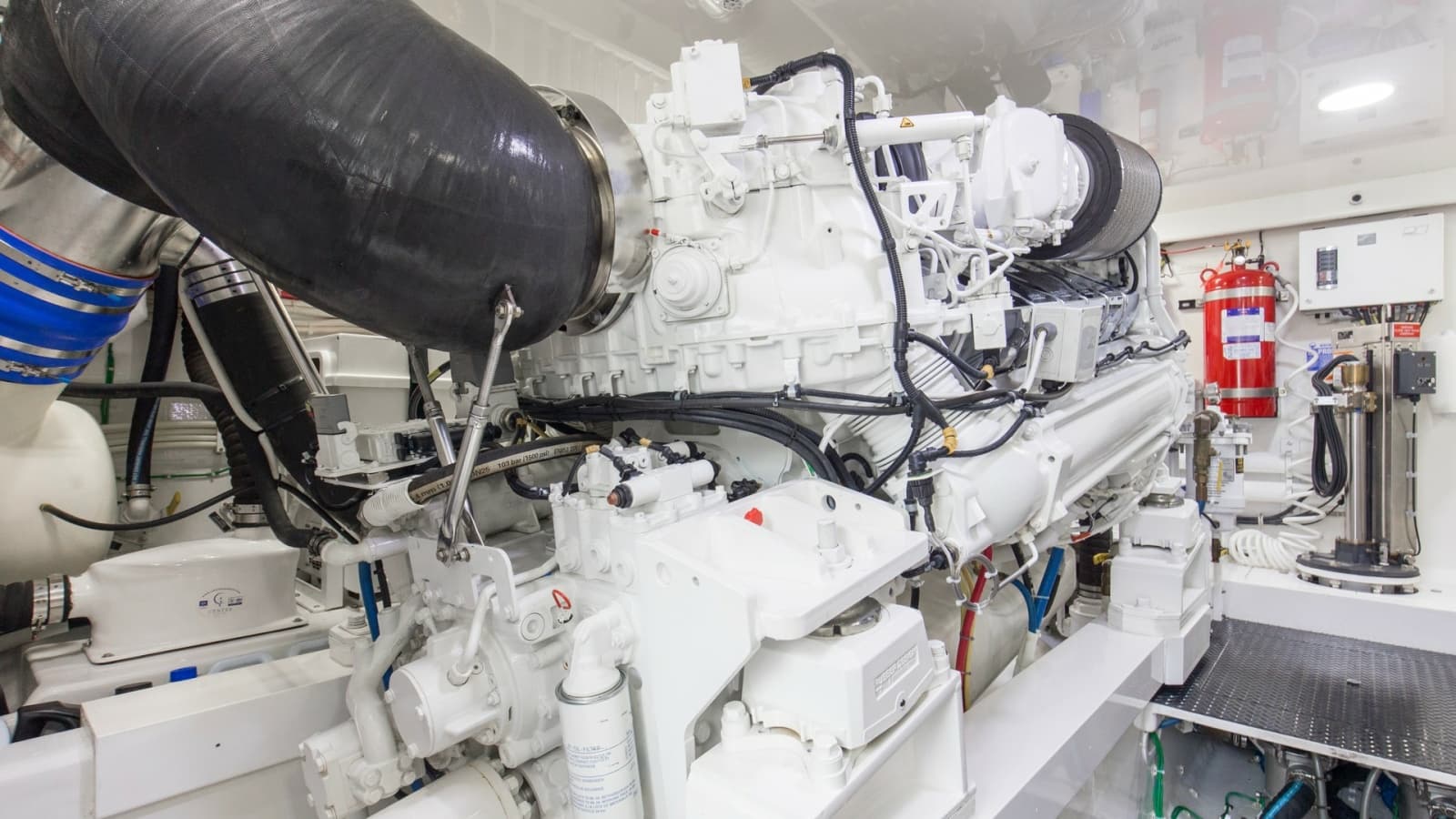 2020 Viking 68 Convertible - Photo 58