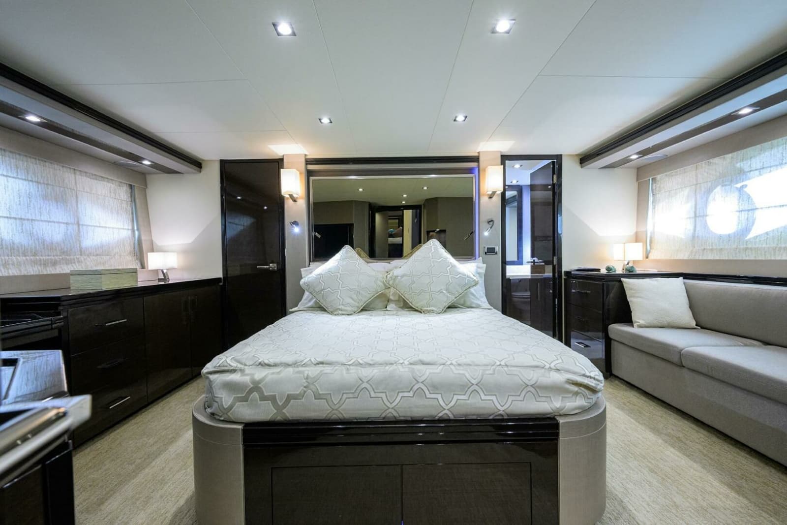 2016 Marquis 660 Sport Yacht - Photo 8