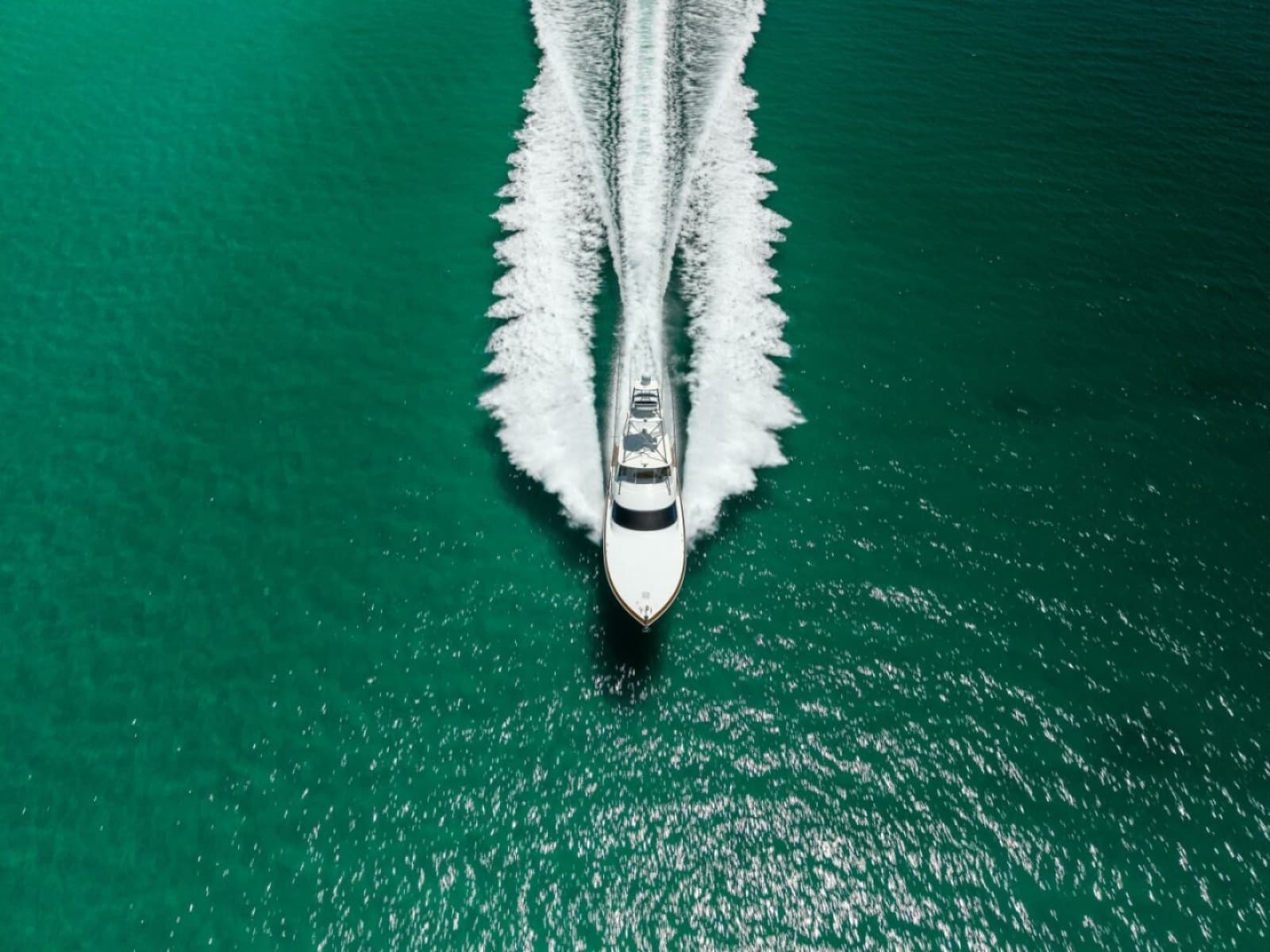 2015 Viking 62 Convertible - Photo 46