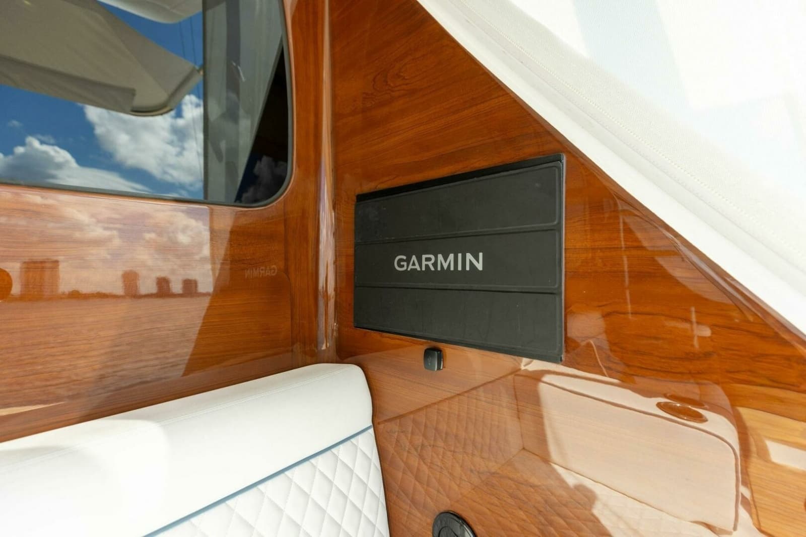 2026 Viking 82 Convertible - Photo 251