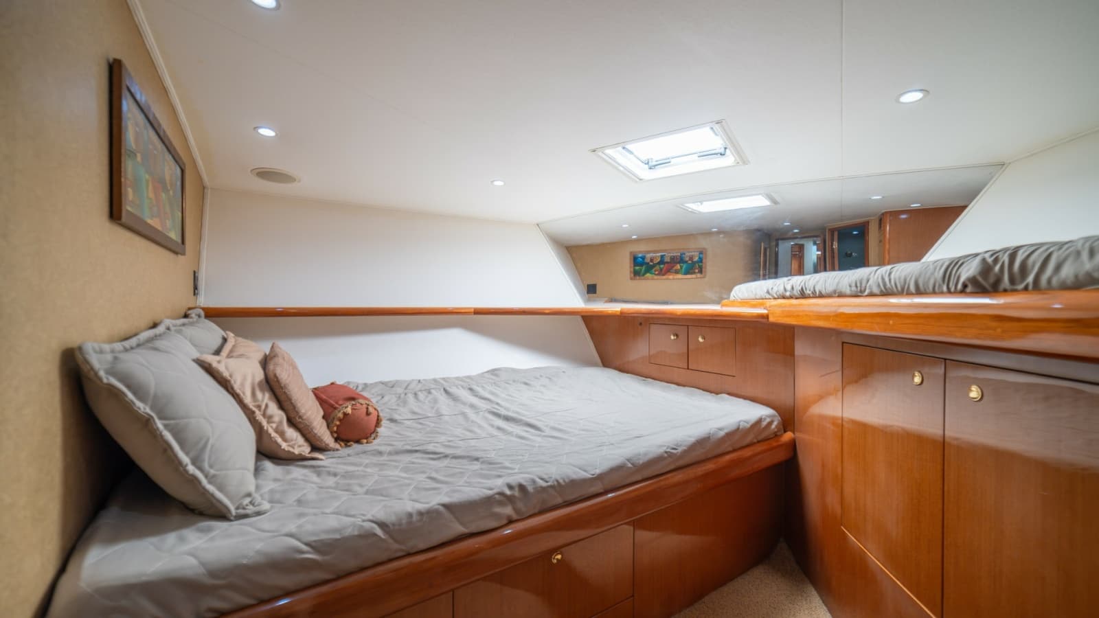 2002 Viking 61 Convertible - Photo 30