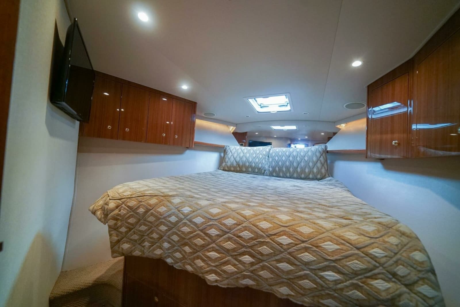 2007 Viking 45 Convertible - Photo 13