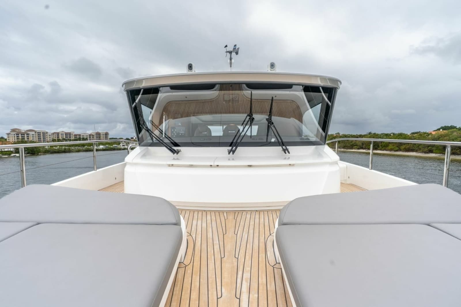 2024 Princess X80 - Photo 38
