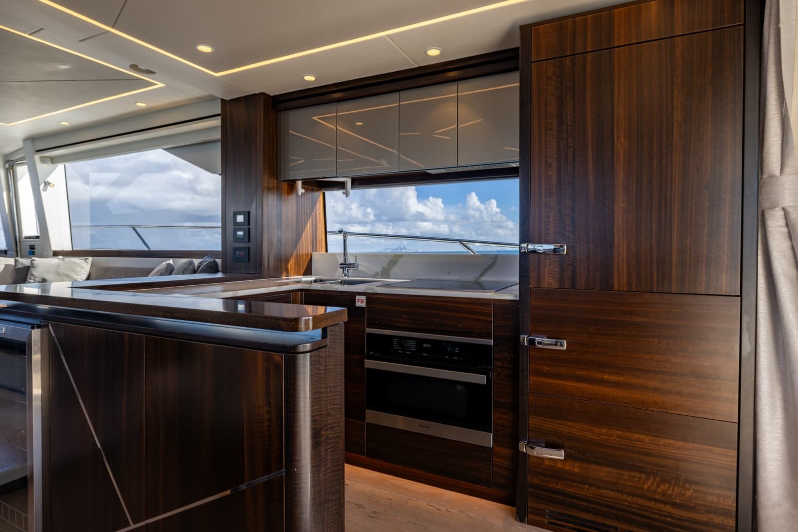 2022 Sunseeker Manhattan 68 - Photo 28