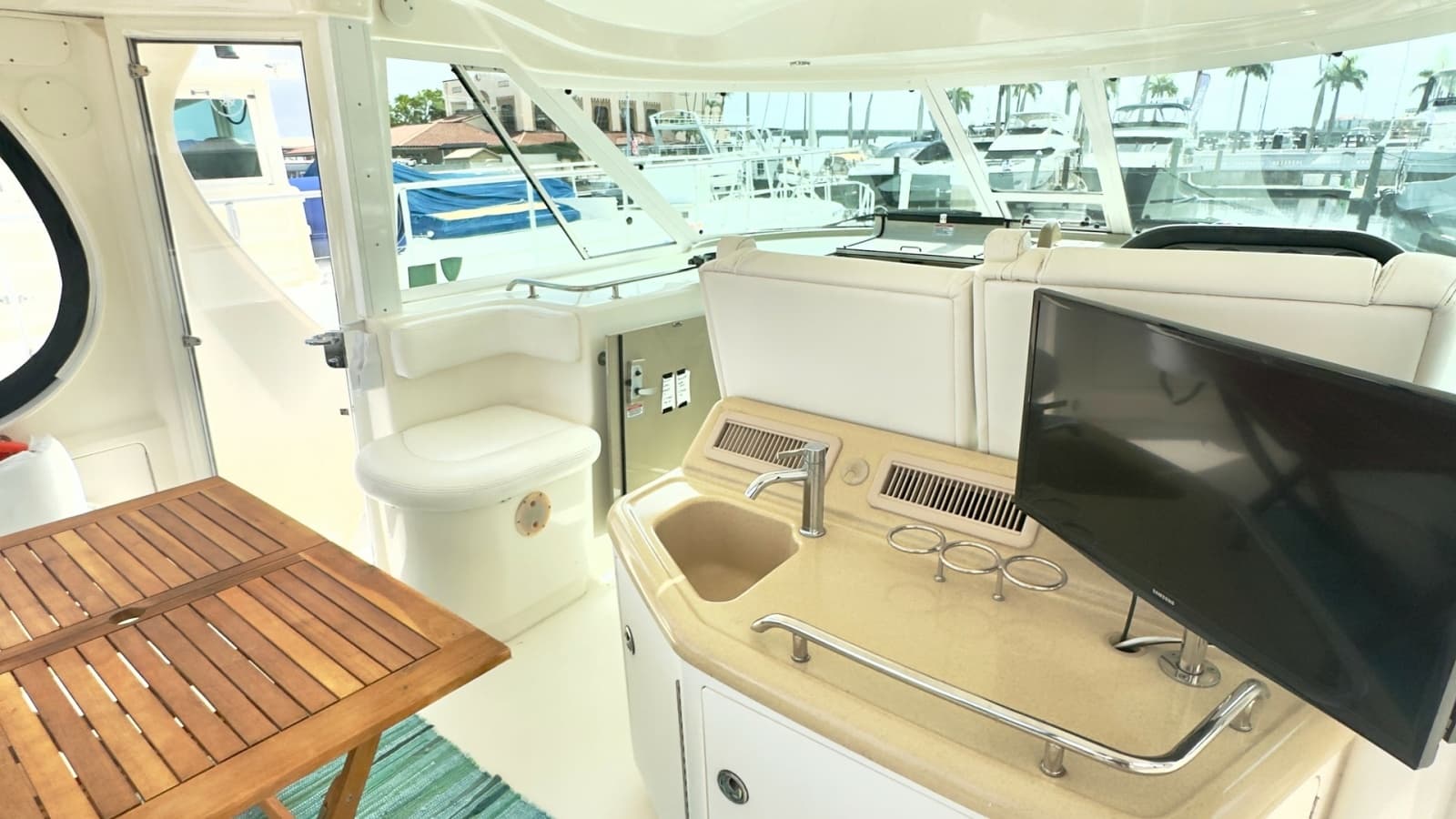 2006 Sea Ray 40 Motor Yacht - Photo 12