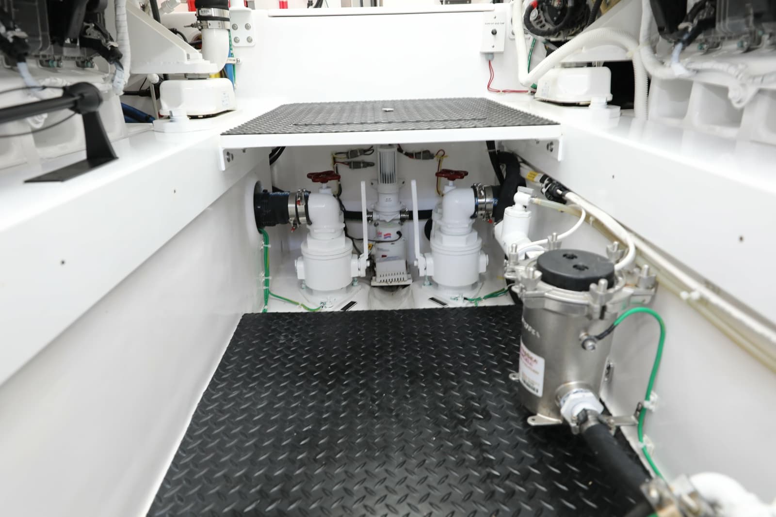 2023 Viking 54 Convertible - Photo 50