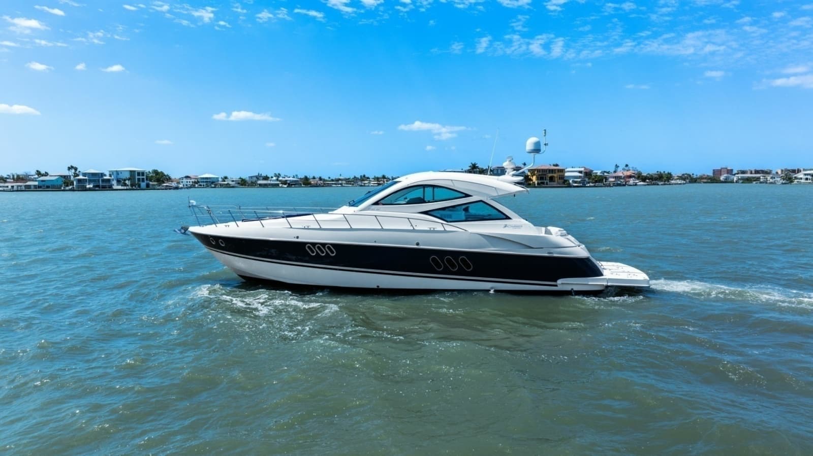 2012 Cruisers Yachts 540 Coupe - Photo 53