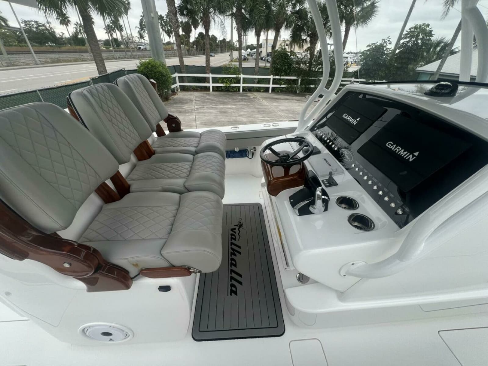 2023 Valhalla Boatworks V-33 - Photo 17