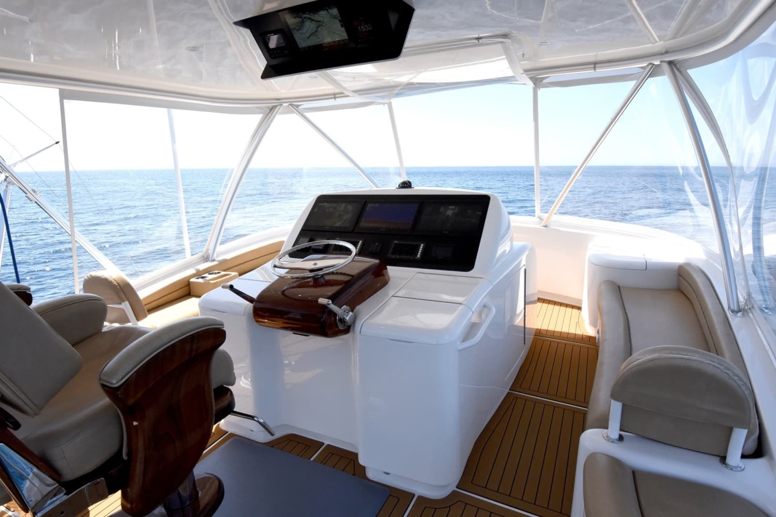 2016 Viking 55 Convertible - Photo 33