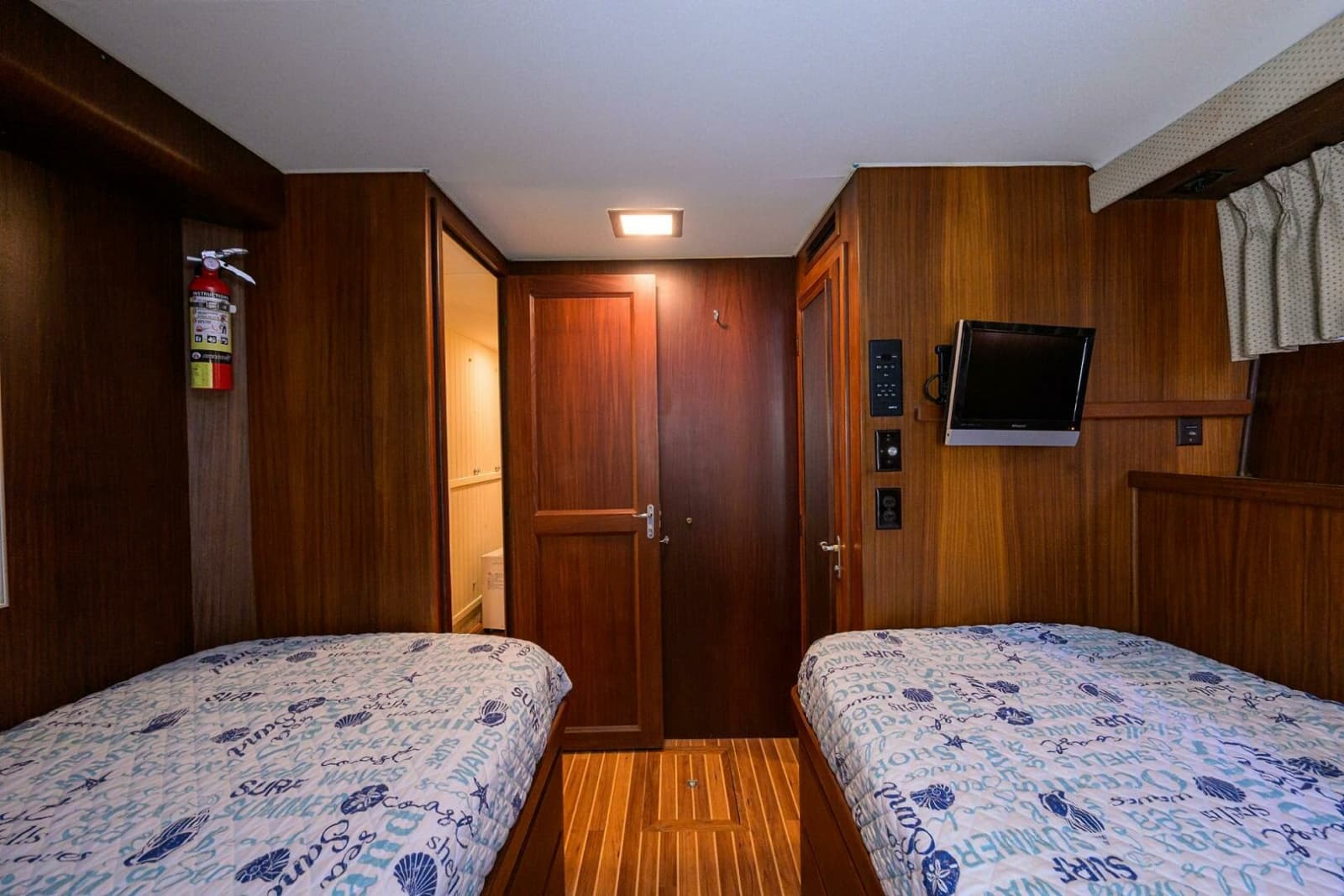 1987 Hatteras 63 Motor Yacht - Photo 39