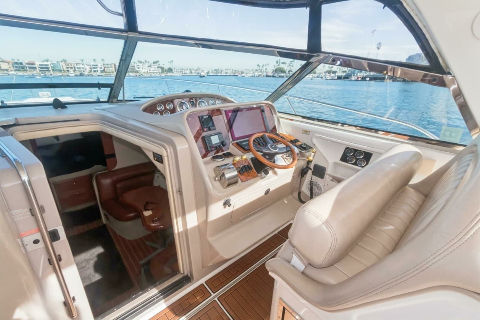 2000 Sea Ray 370 Express Cruiser - Photo 26