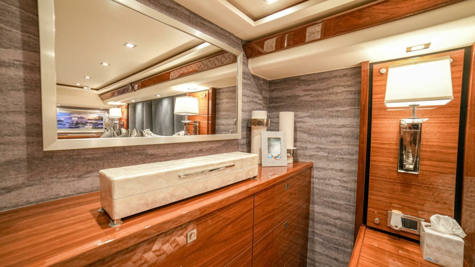 2023 Viking 72 Convertible - Photo 80
