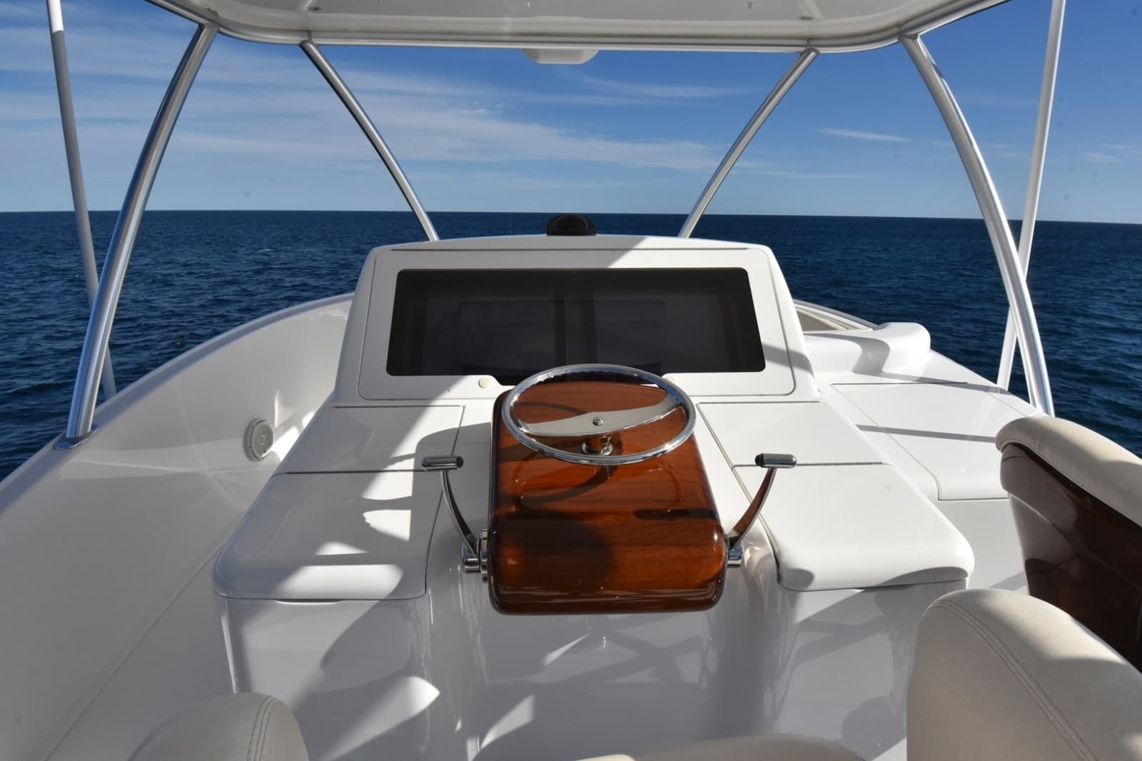 2019 Viking 80 Skybridge - Photo 143