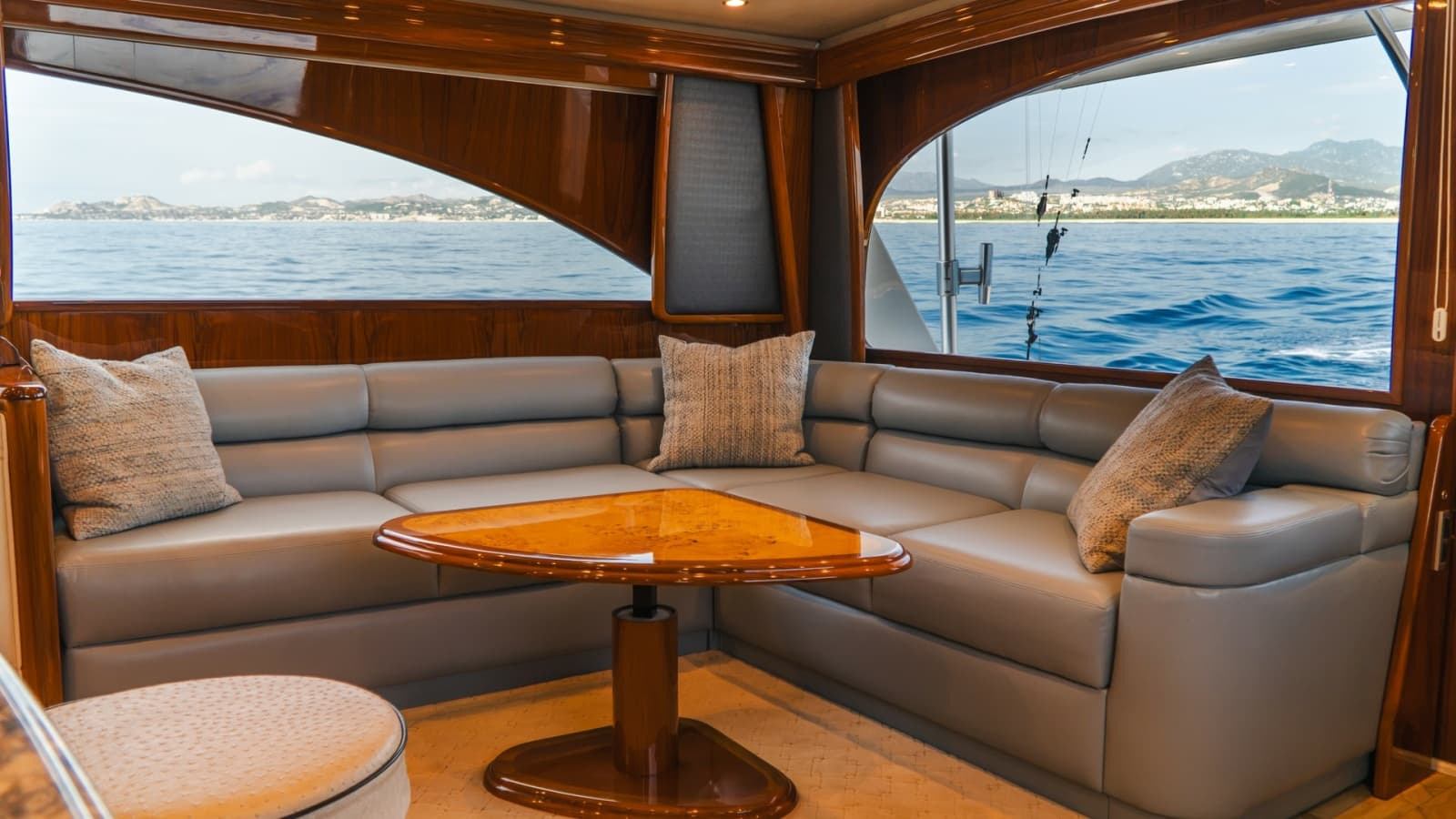 2014 Viking 66 Convertible - Photo 5