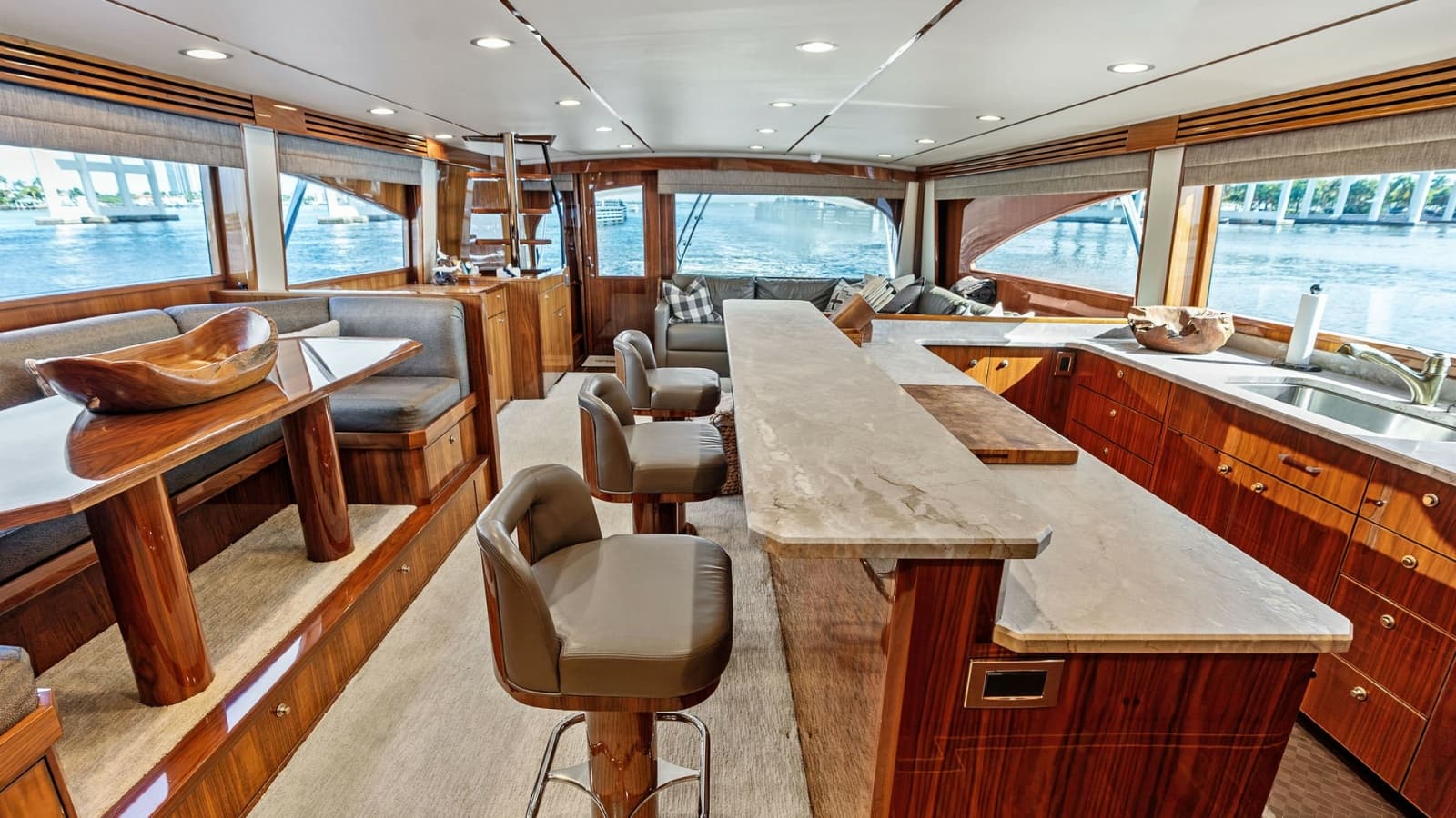 2017 Viking 80 Convertible - Photo 3