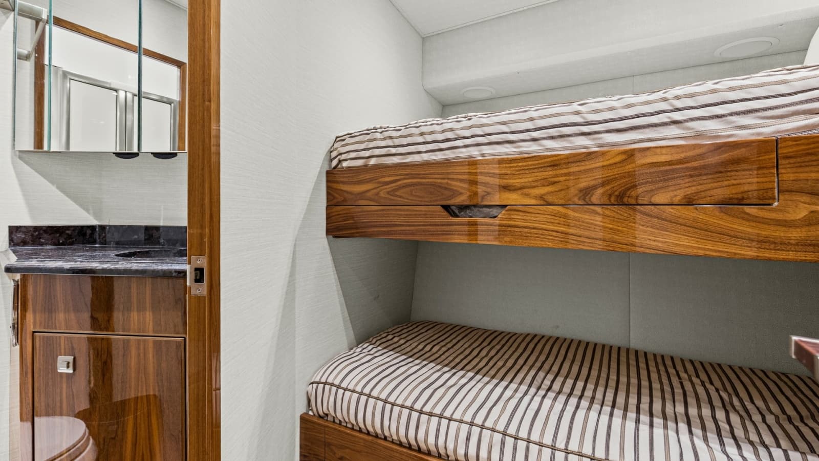2017 Viking 72 Enclosed Bridge - Photo 30