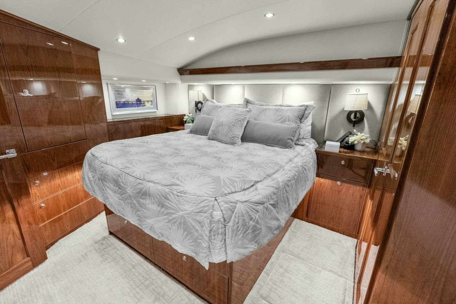 2022 Viking 68 Enclosed Bridge - Photo 30