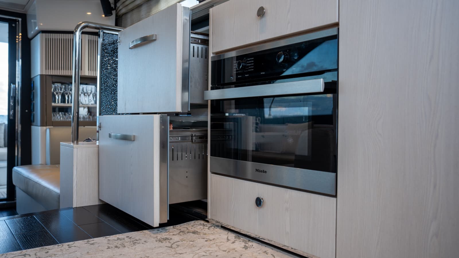 2020 Azimut 50 Flybridge - Photo 25
