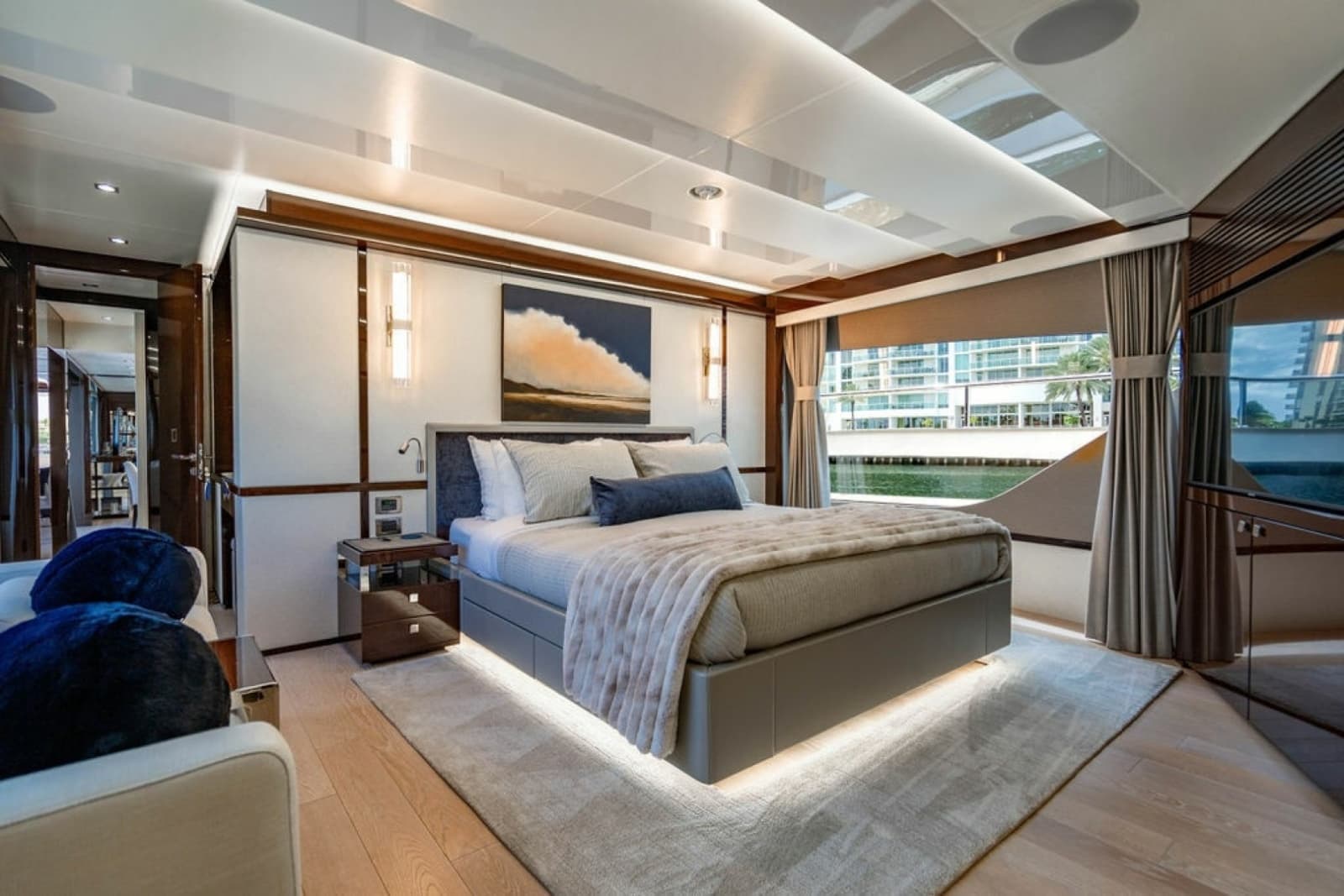 2019 Sunseeker 95 Motor Yacht - Photo 54