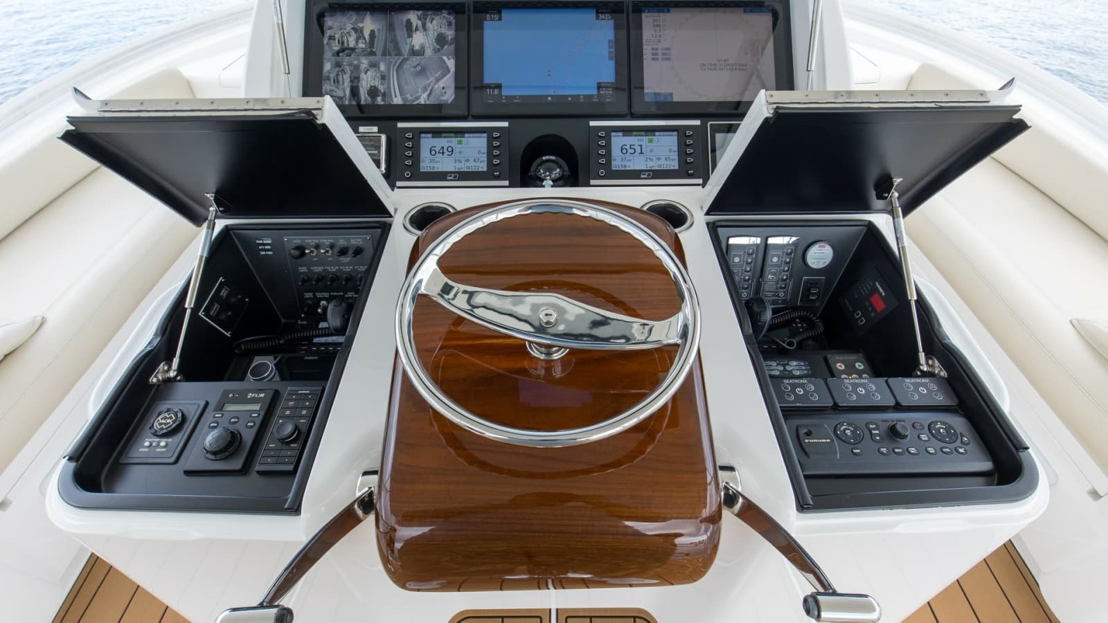2022 Viking 58 Convertible - Photo 35