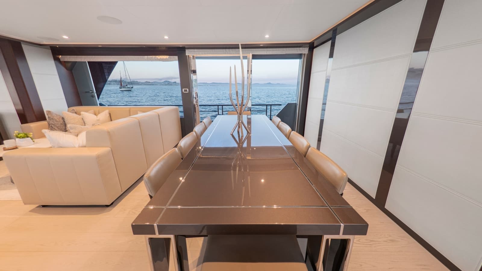 2024 Ocean Alexander 28E - Photo 8
