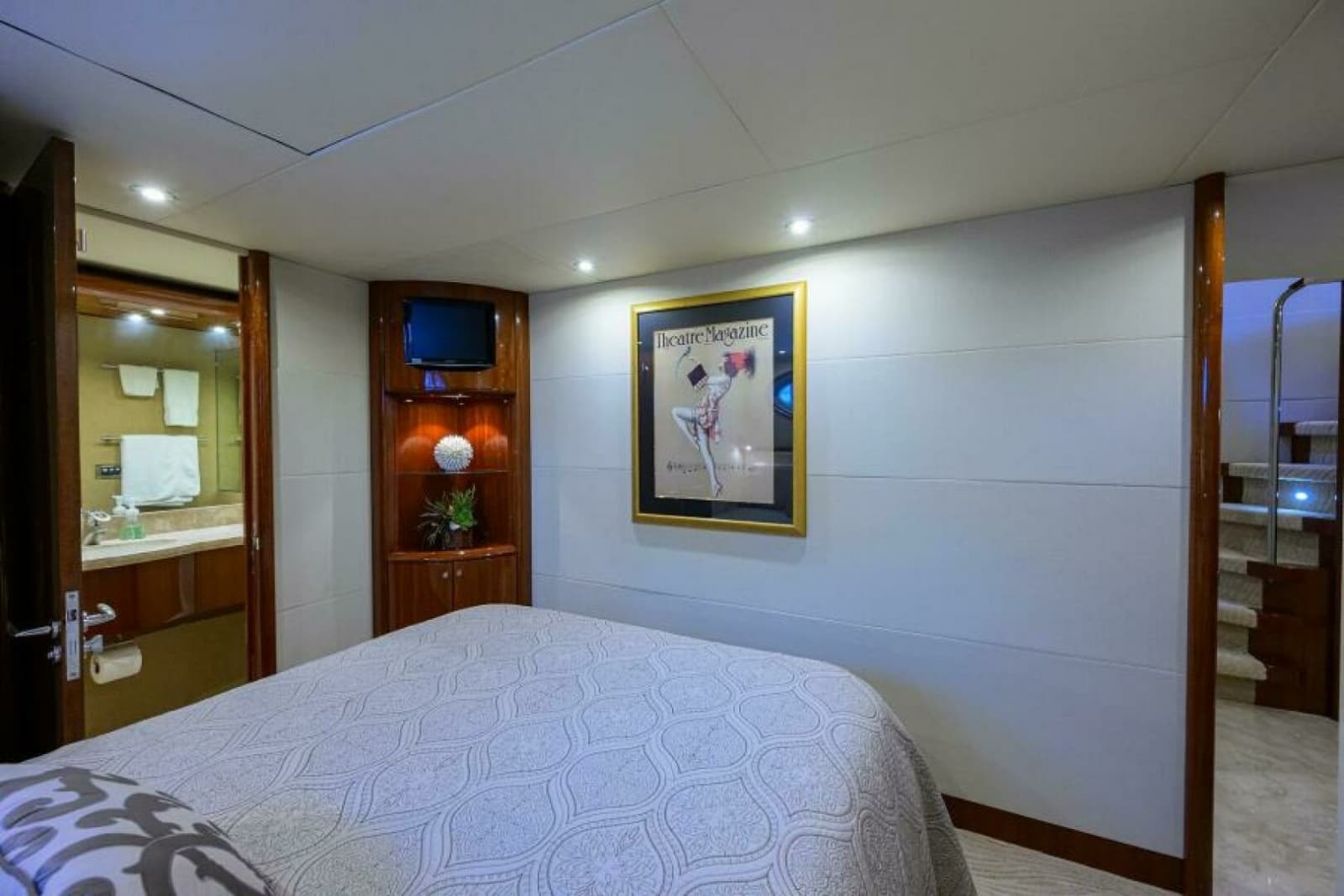 2007 Lazzara Yachts 80 Enclosed - Photo 28