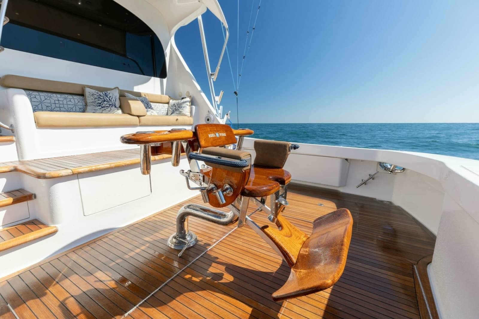 2013 Viking 76 Convertible - Photo 62