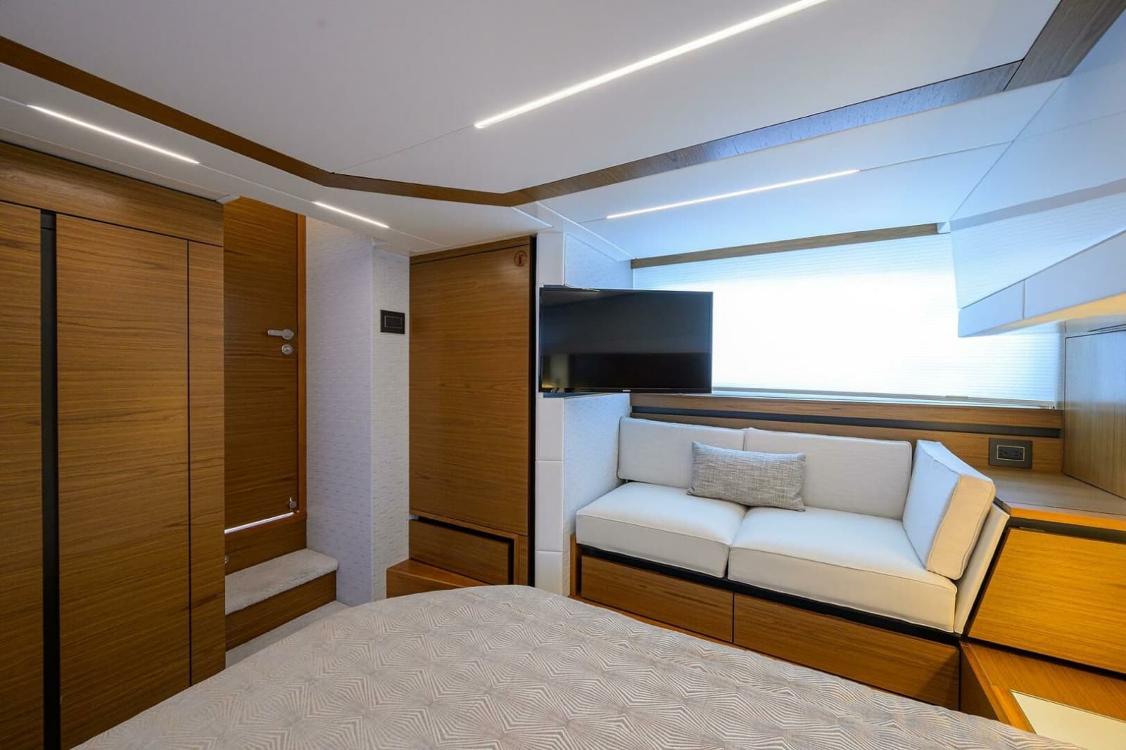 2023 Tiara Yachts C49 - Photo 23