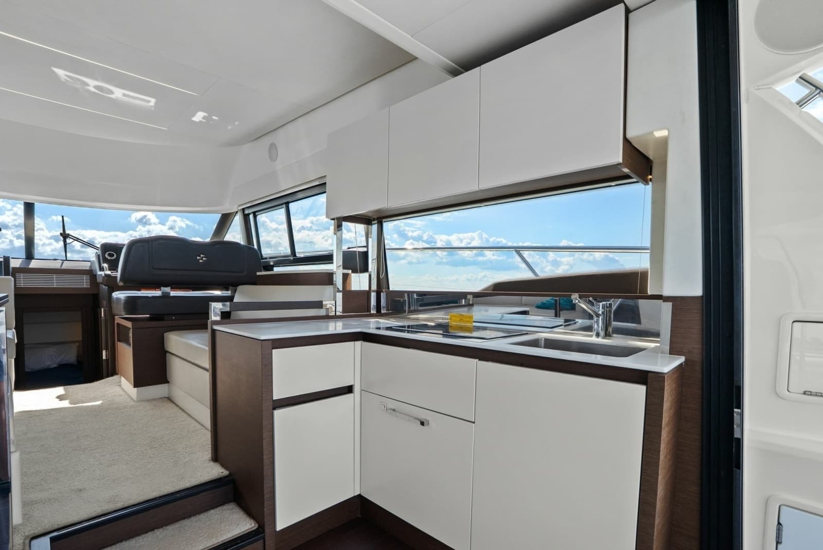 2020 Prestige 460 Flybridge - Photo 35