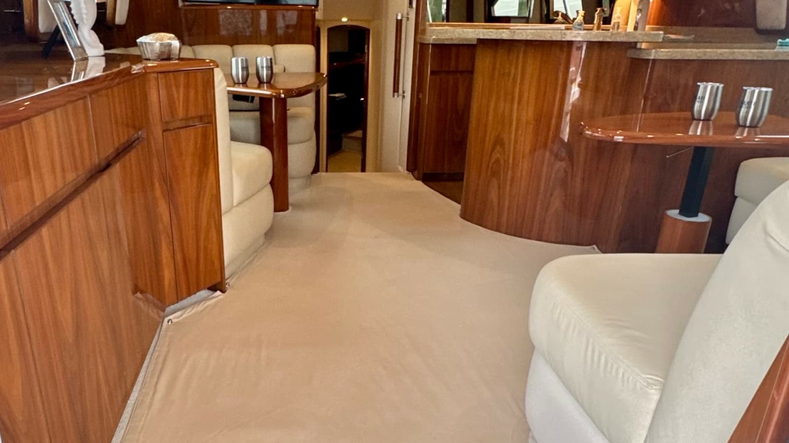 2021 Viking 48 Convertible - Photo 7