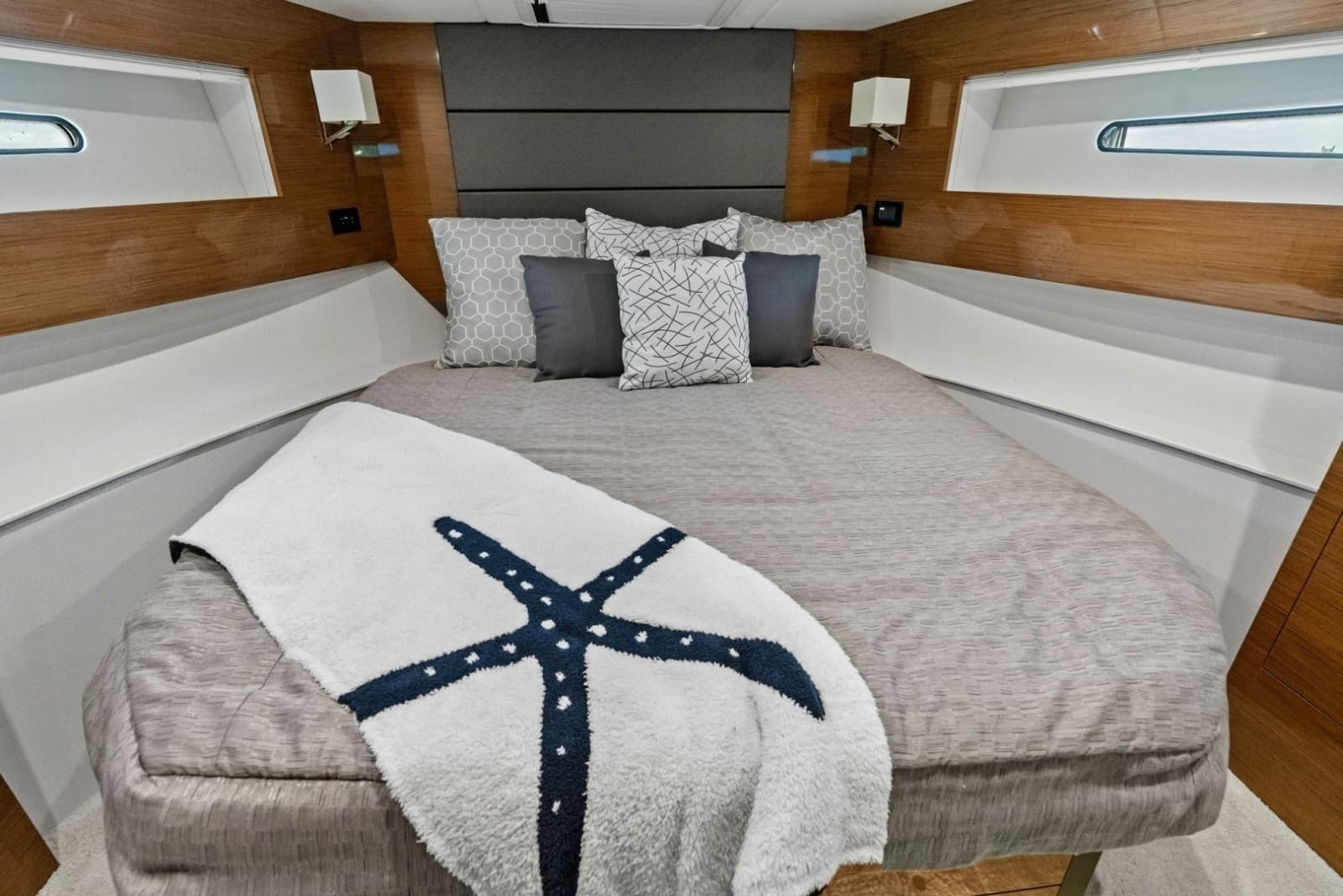 2019 Cruisers Yachts 42 Cantius - Photo 39